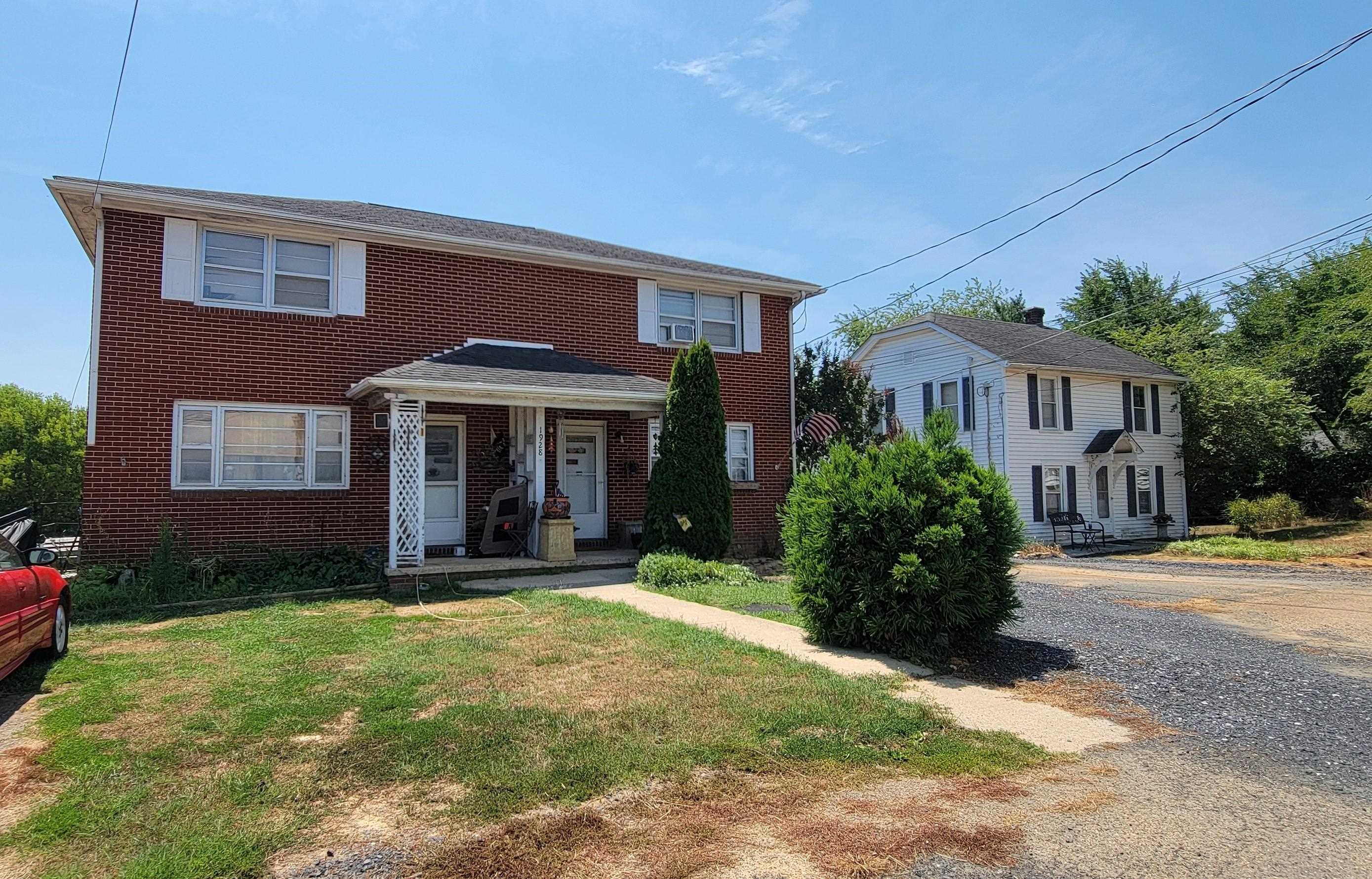 1928 & 1930 LYNDHURST RD