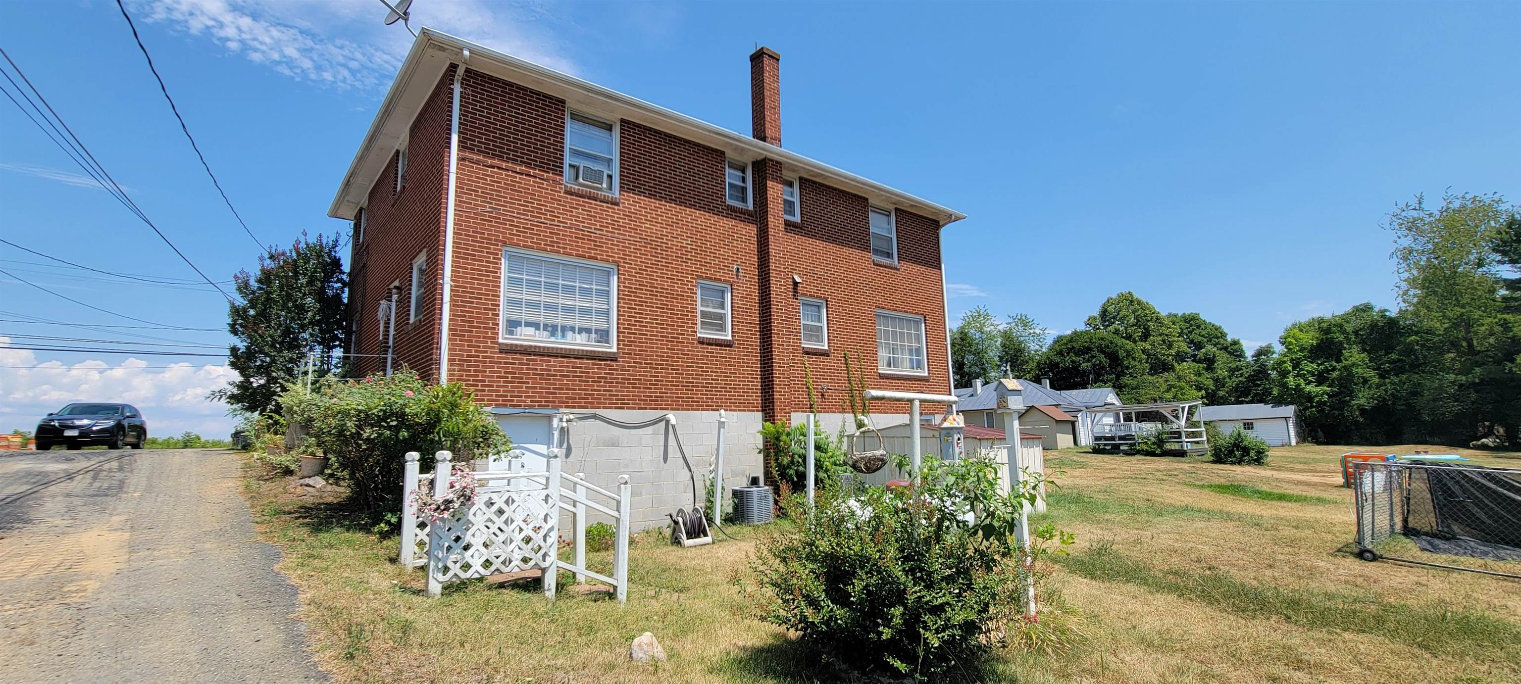 1928 & 1930 LYNDHURST RD