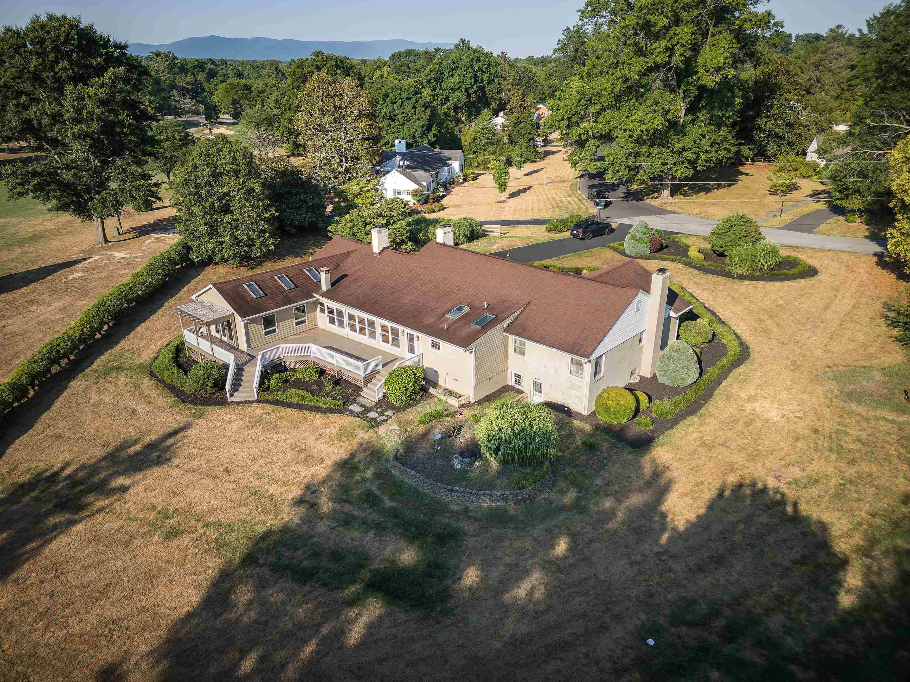 830 S ELLISON LN