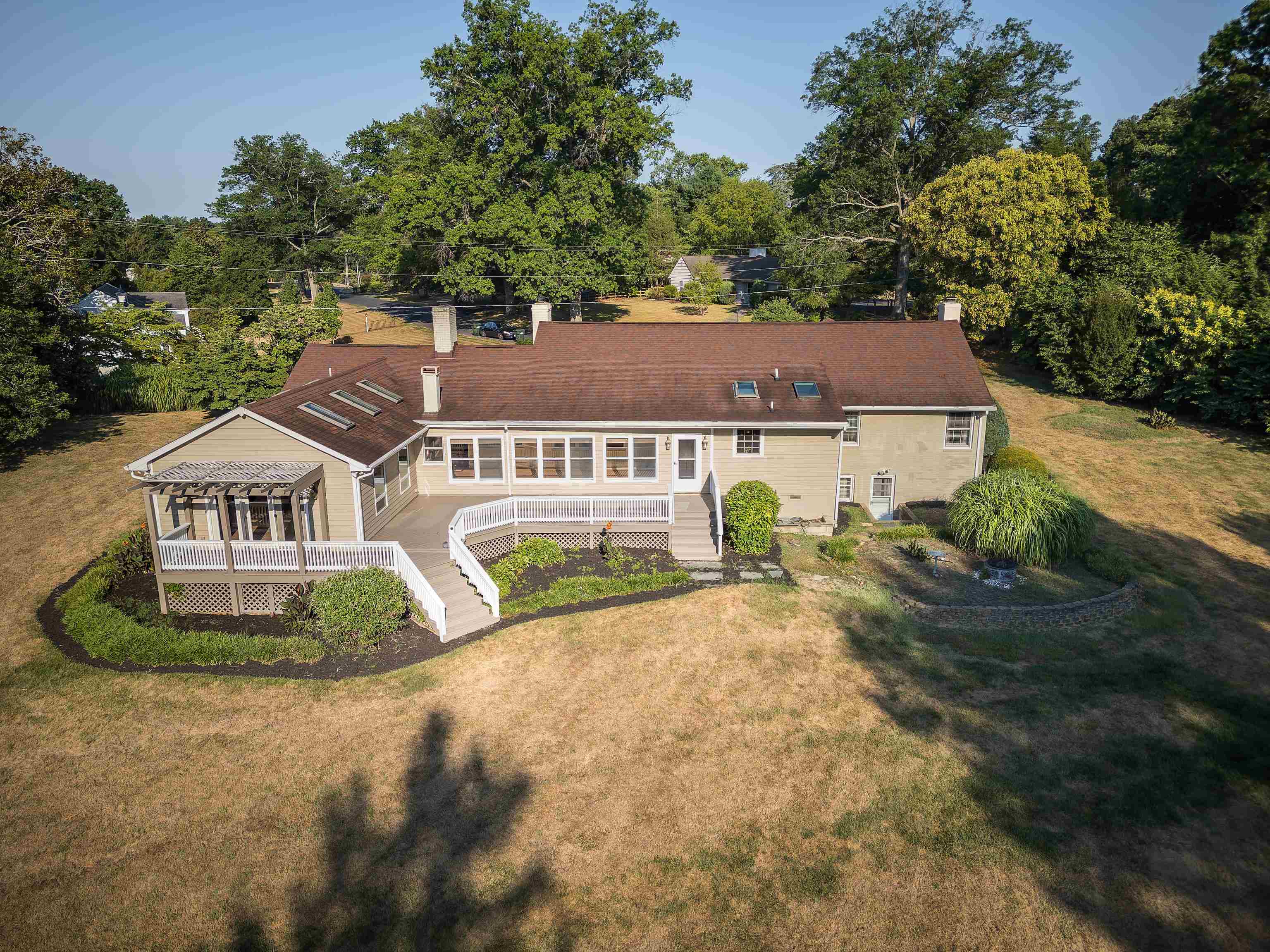 830 S ELLISON LN