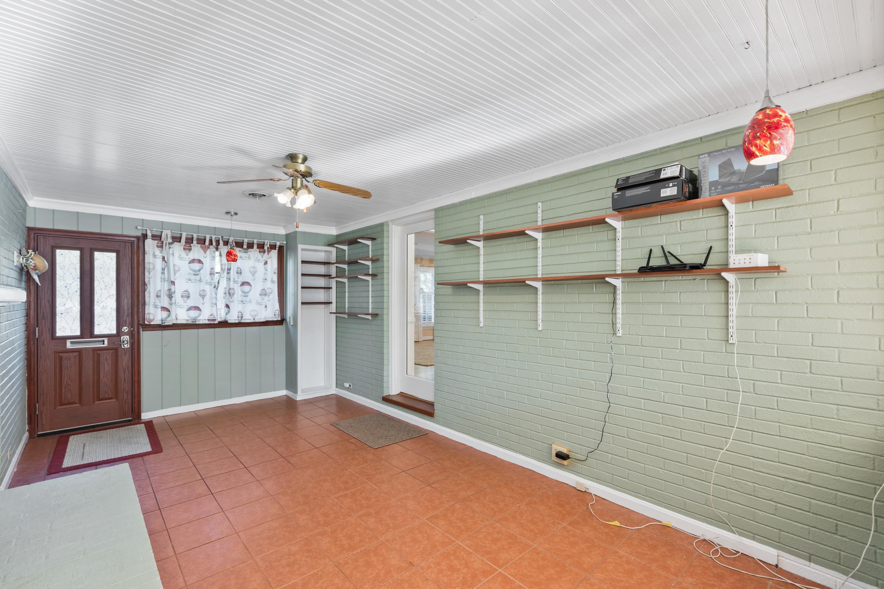 830 S ELLISON LN