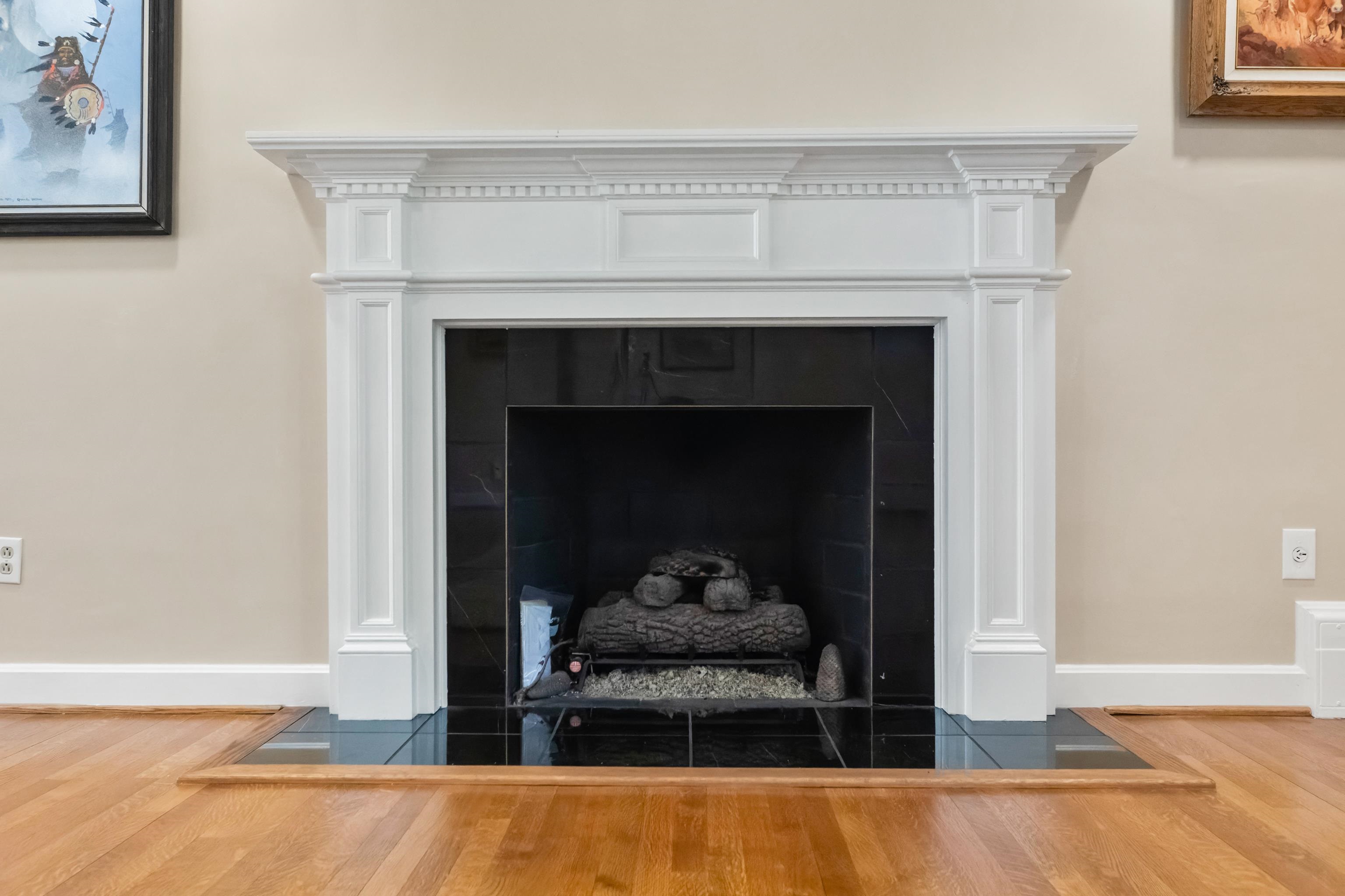 830 S ELLISON LN