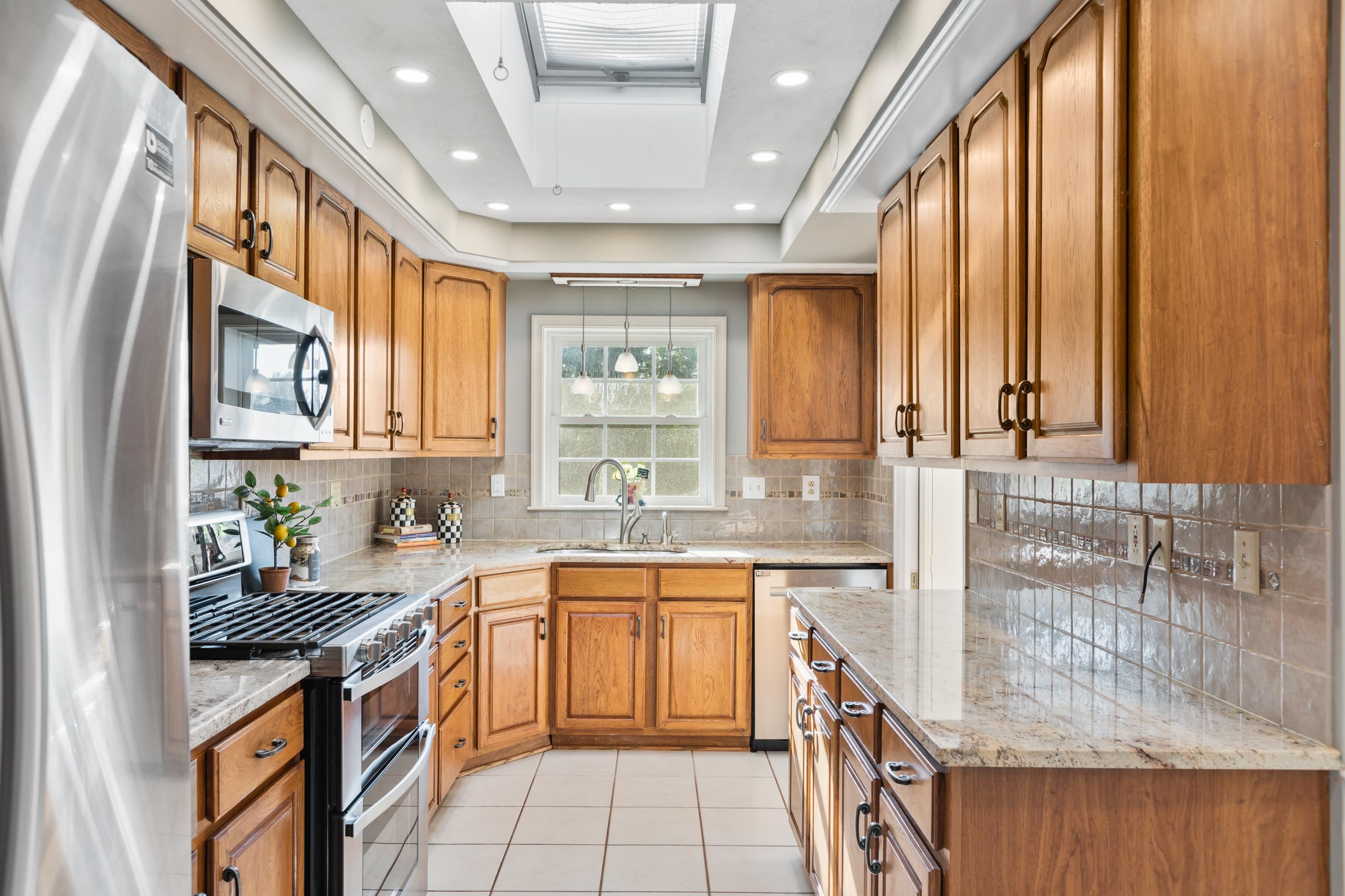 830 S ELLISON LN