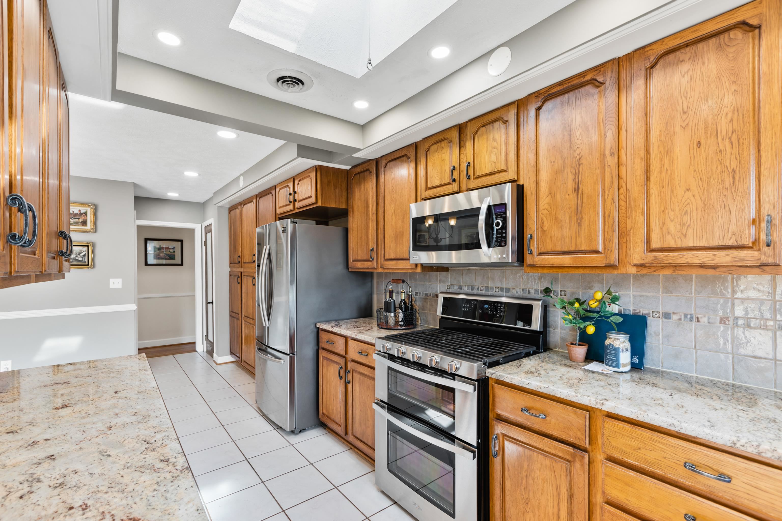 830 S ELLISON LN