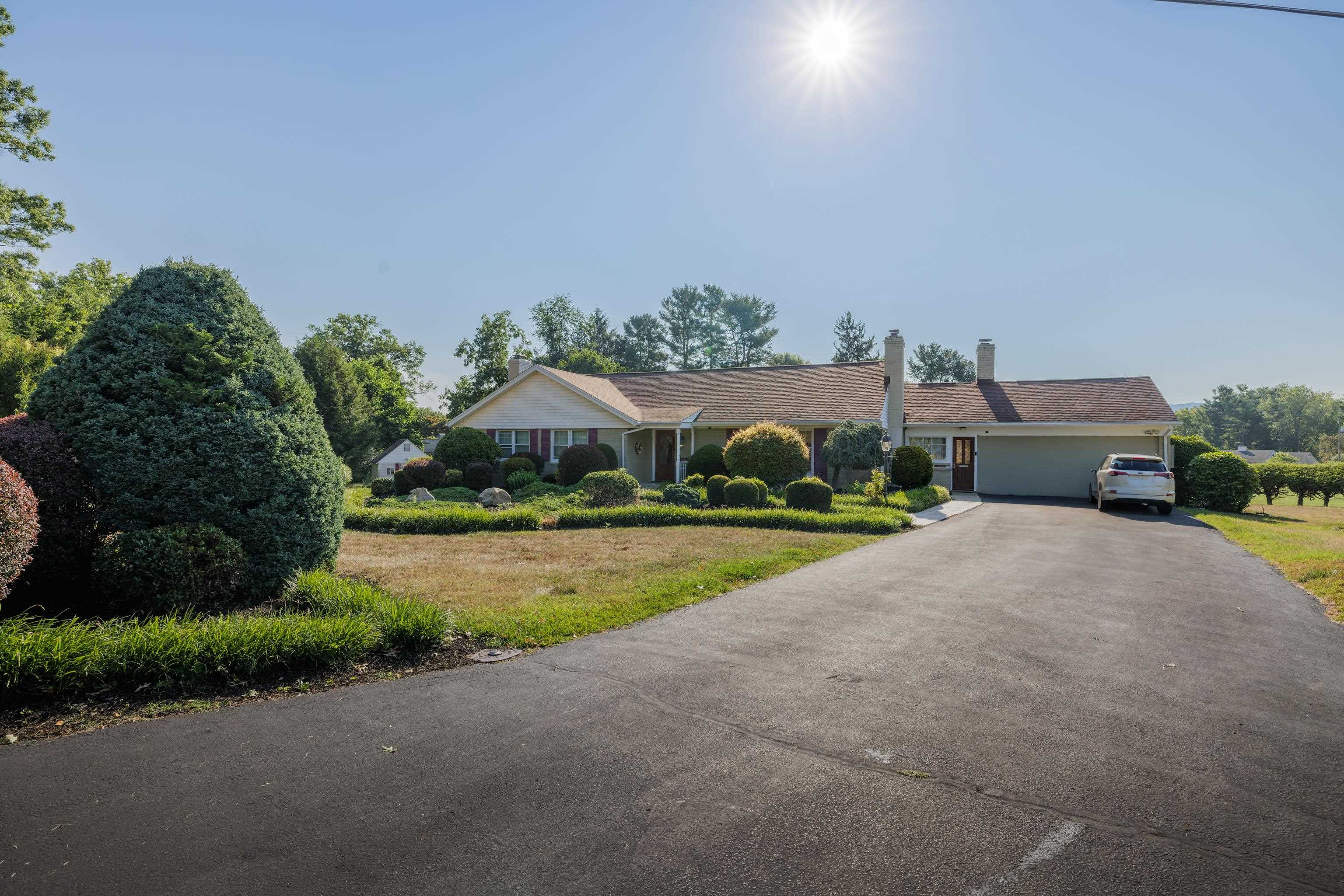 830 S ELLISON LN