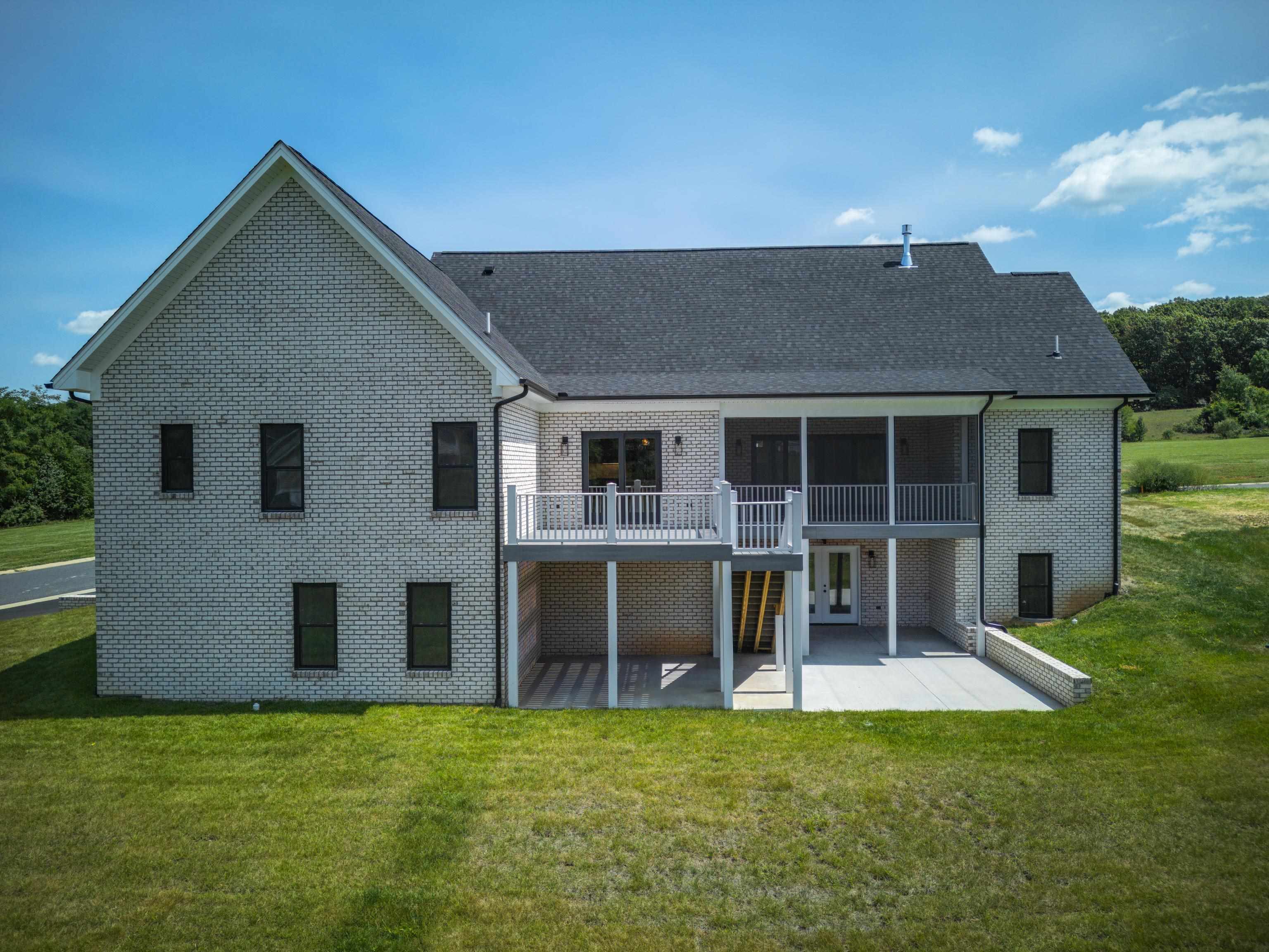 45 AVONWOODS DR