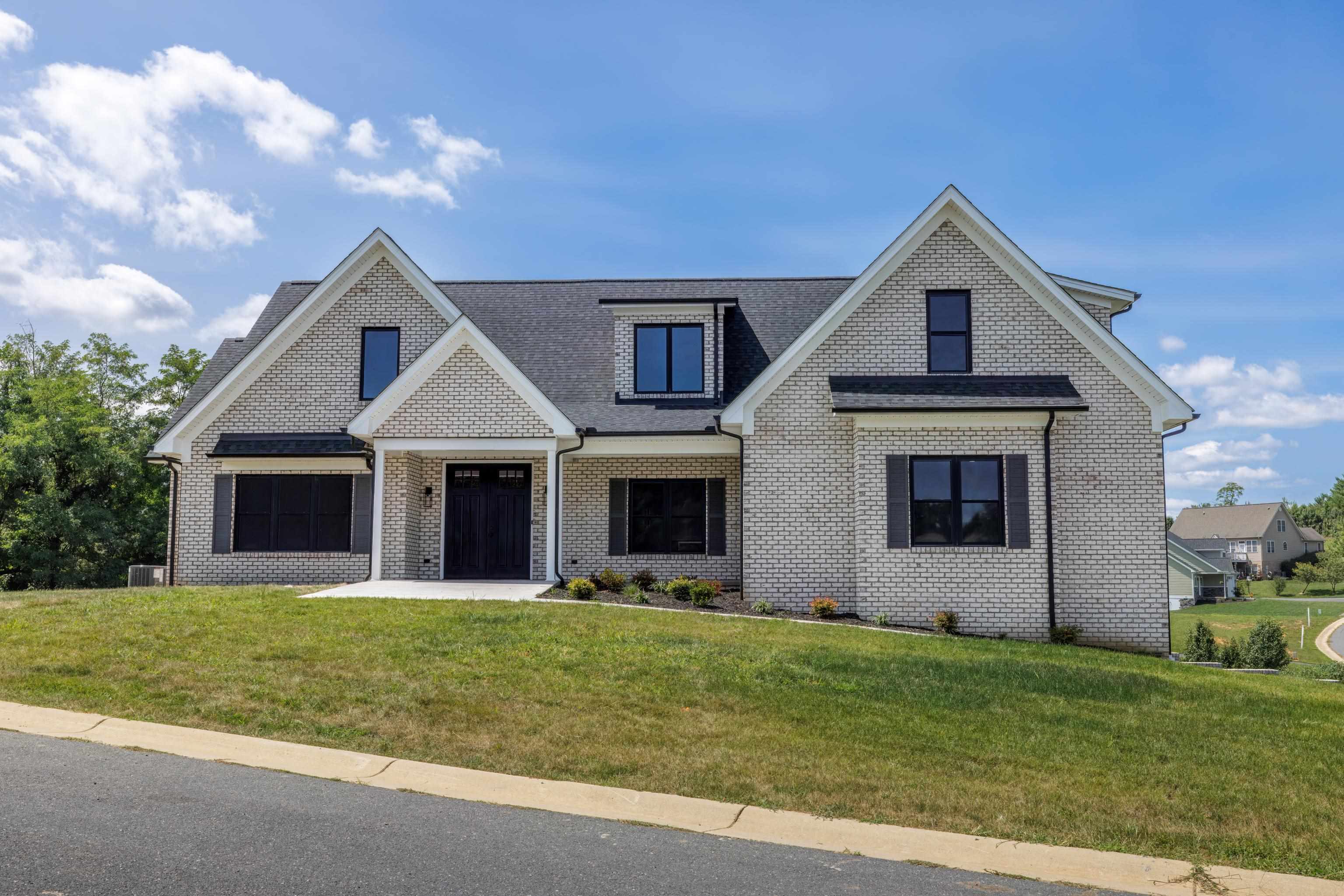 45 AVONWOODS DR