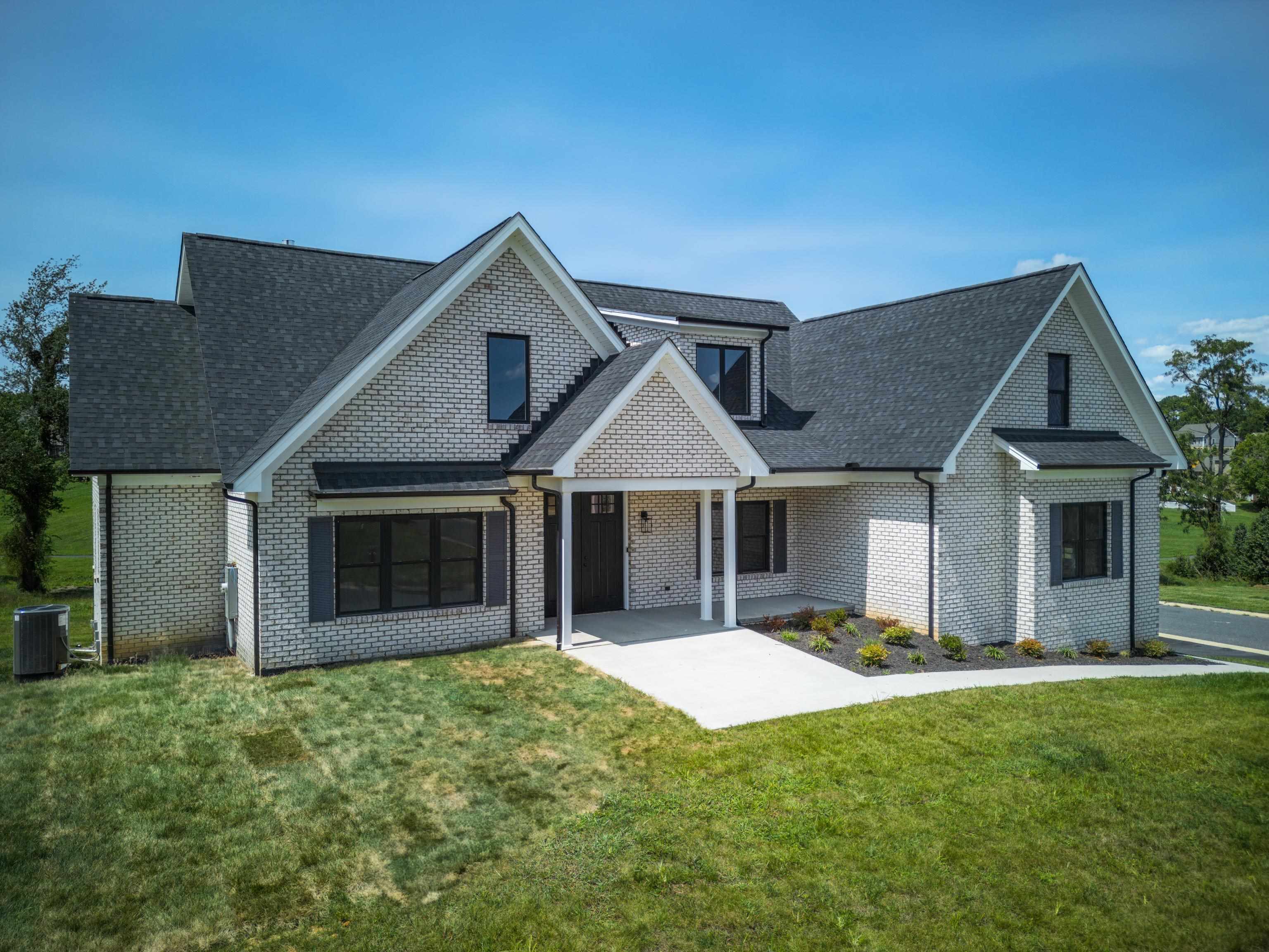 45 AVONWOODS DR