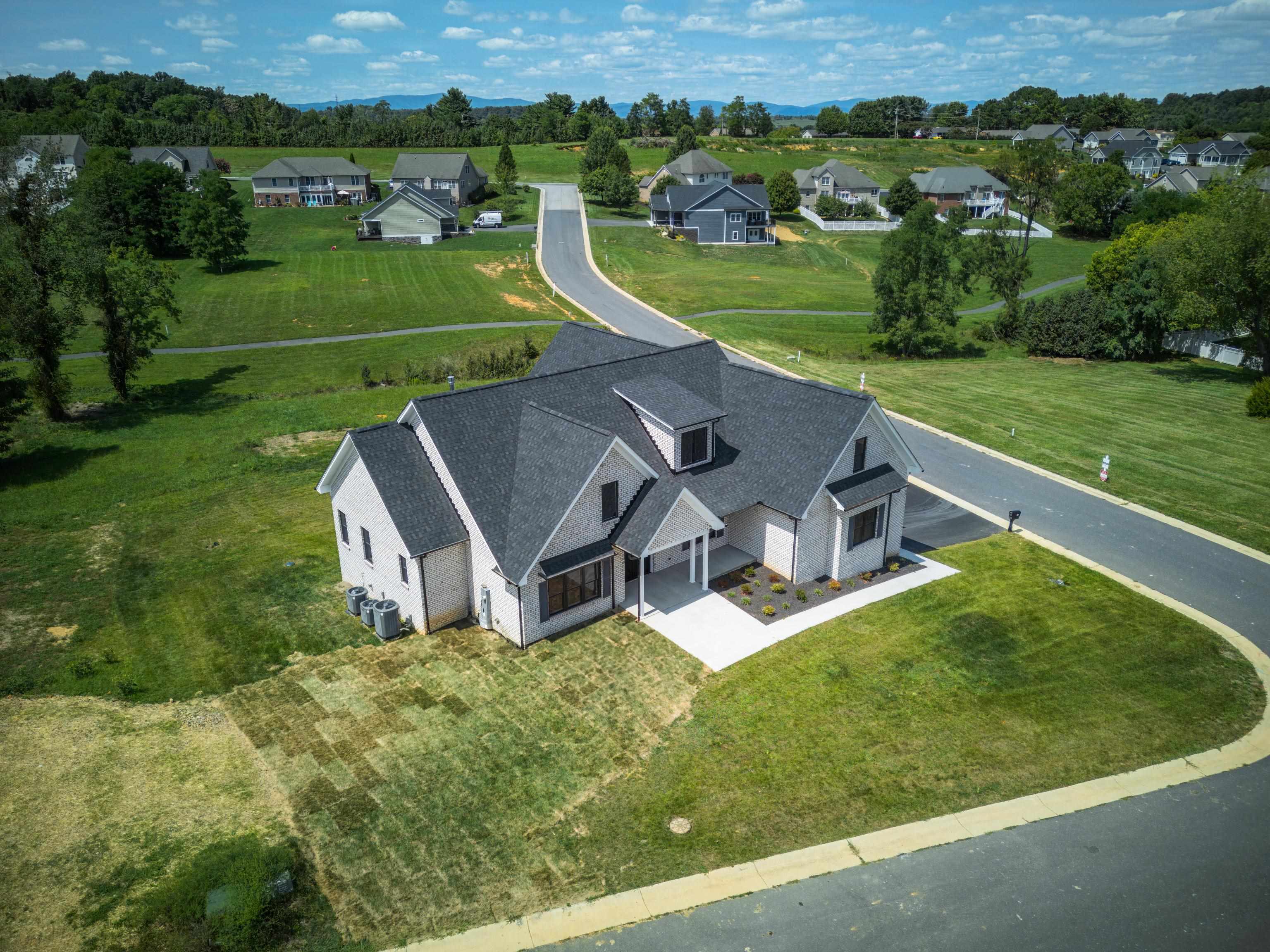 45 AVONWOODS DR