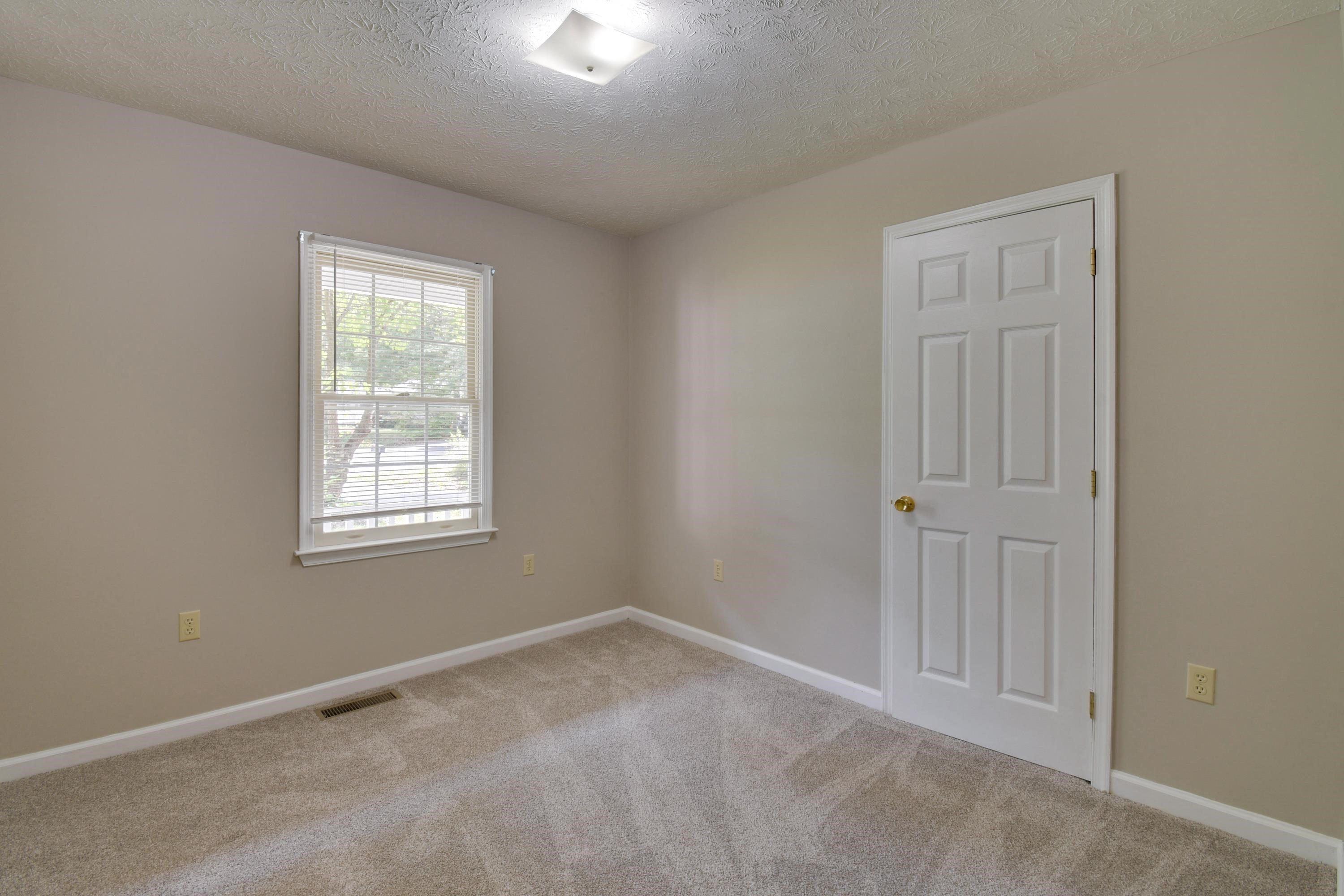 4 CANTON LN
