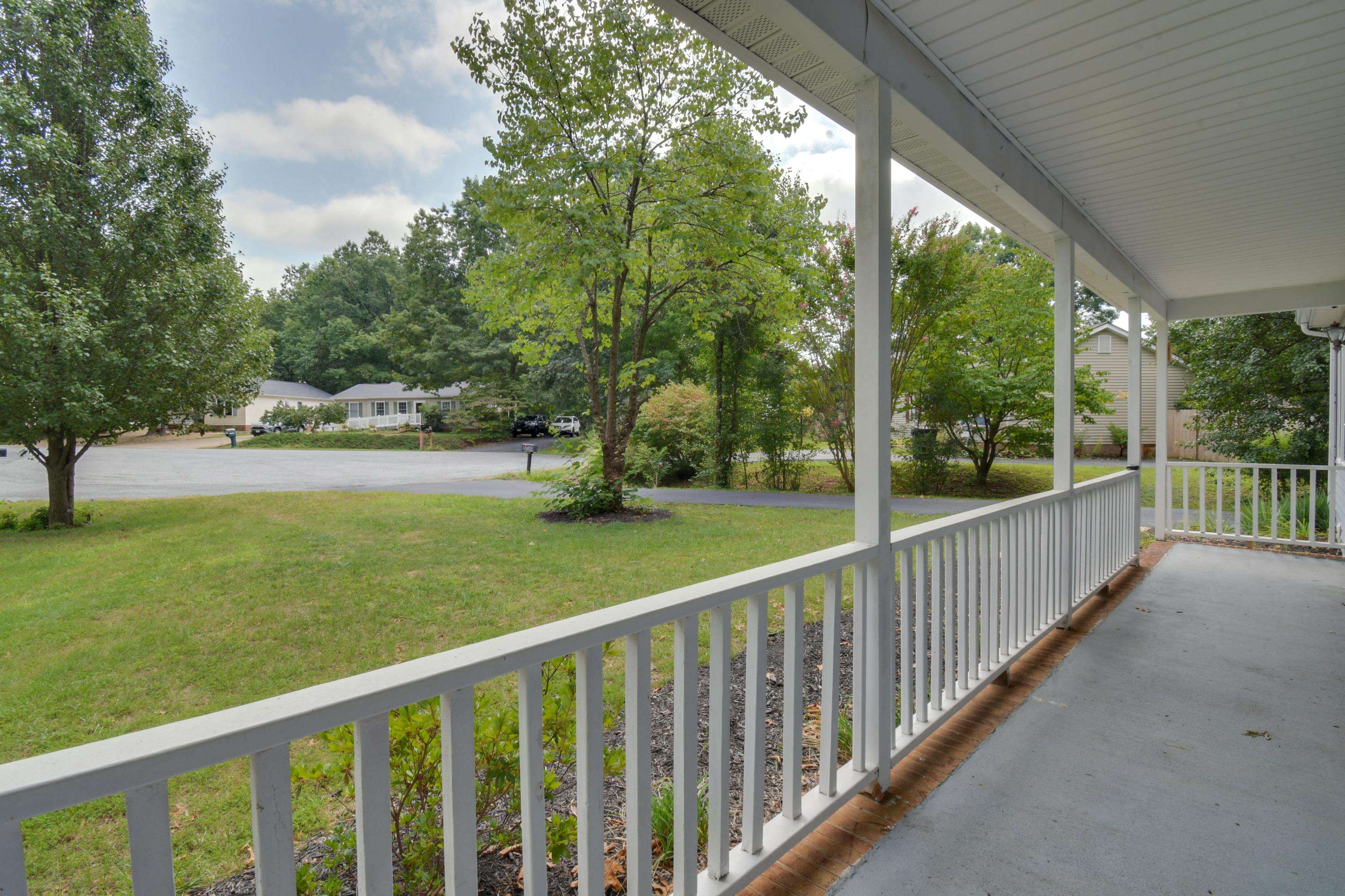 4 CANTON LN
