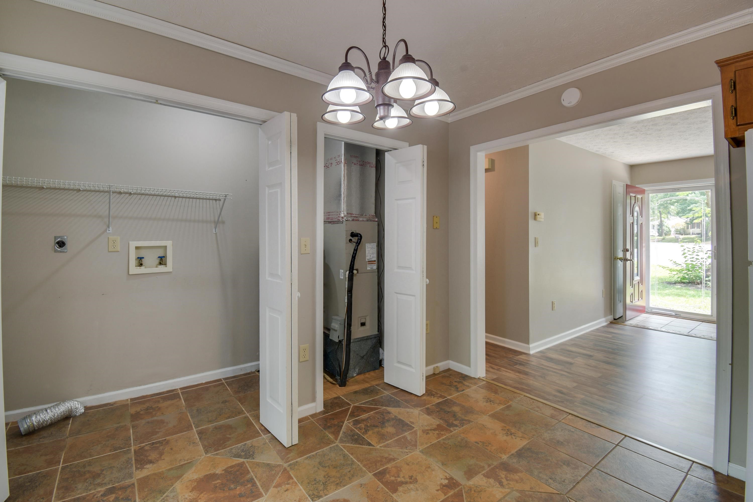 4 CANTON LN