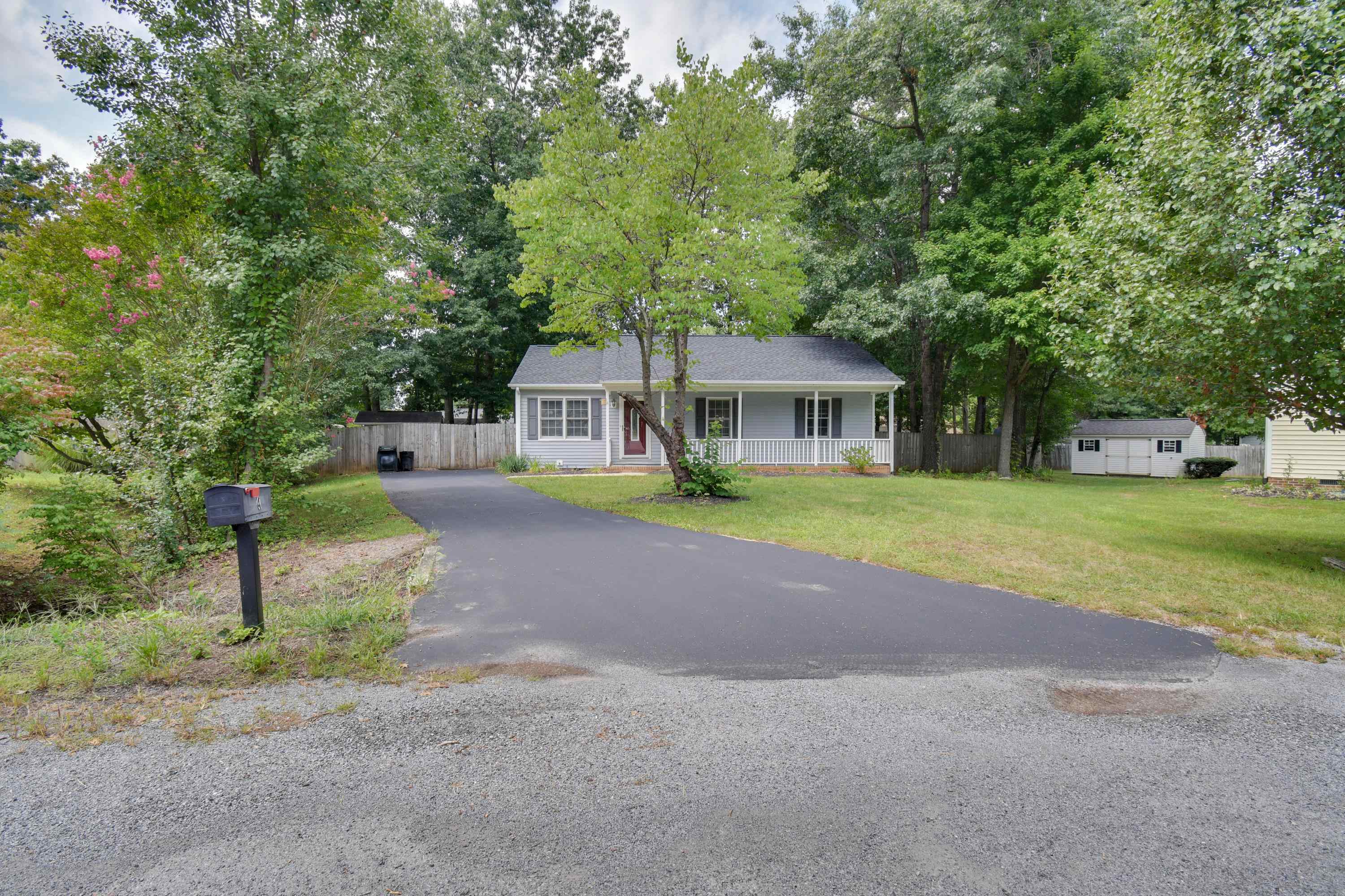 4 CANTON LN