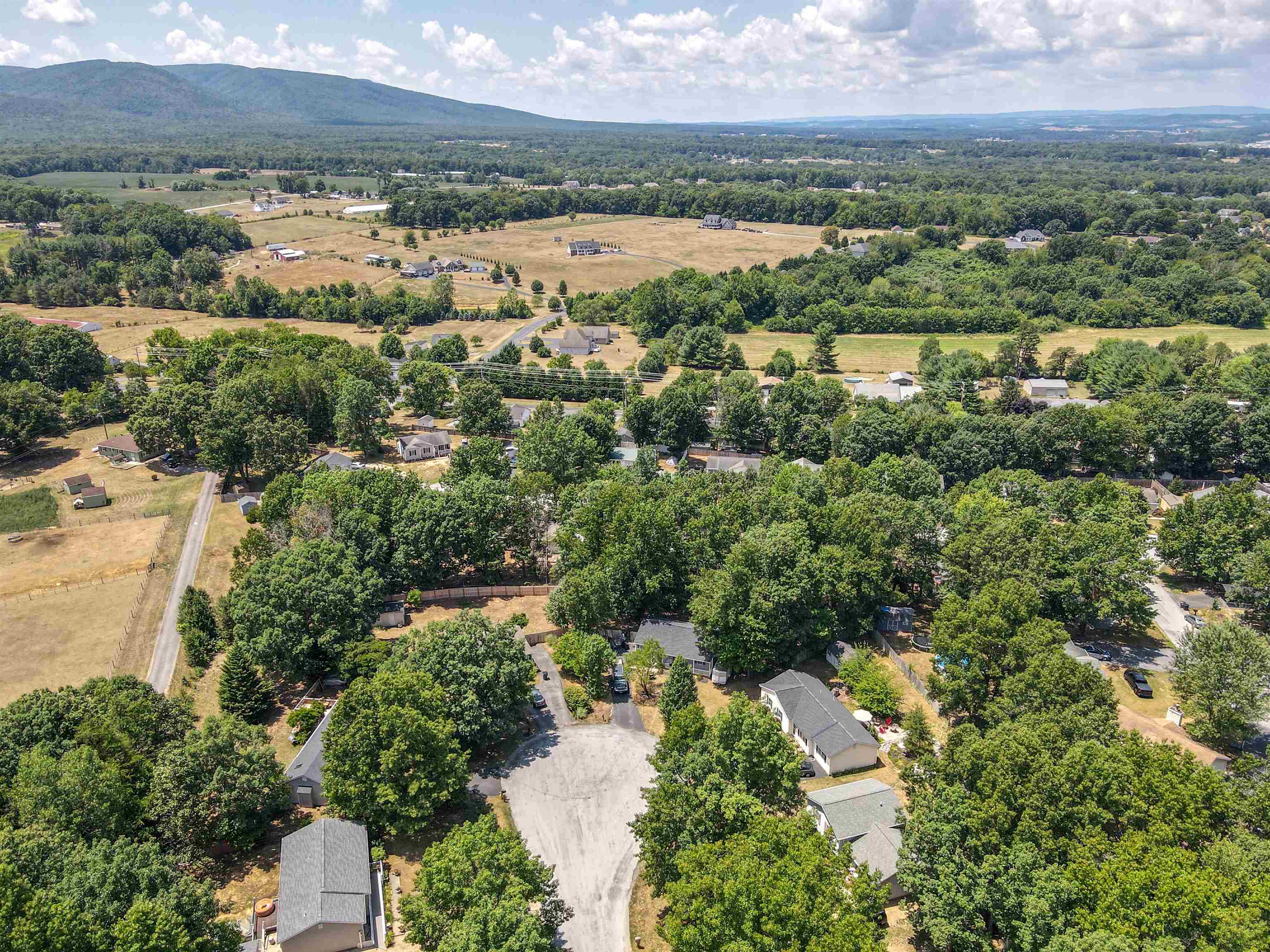 4 CANTON LN
