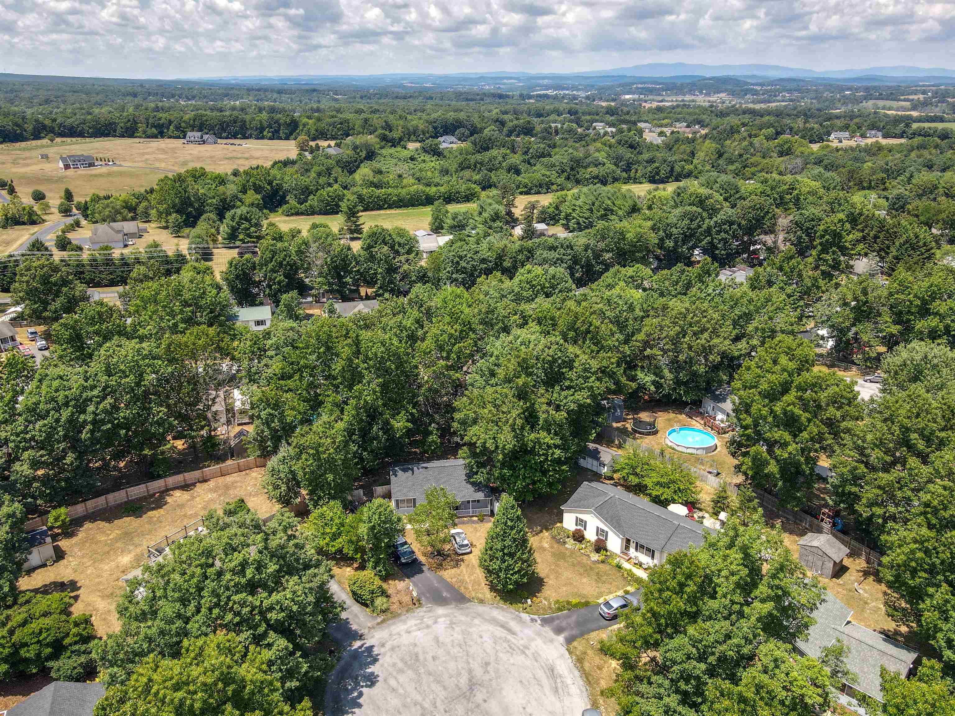 4 CANTON LN