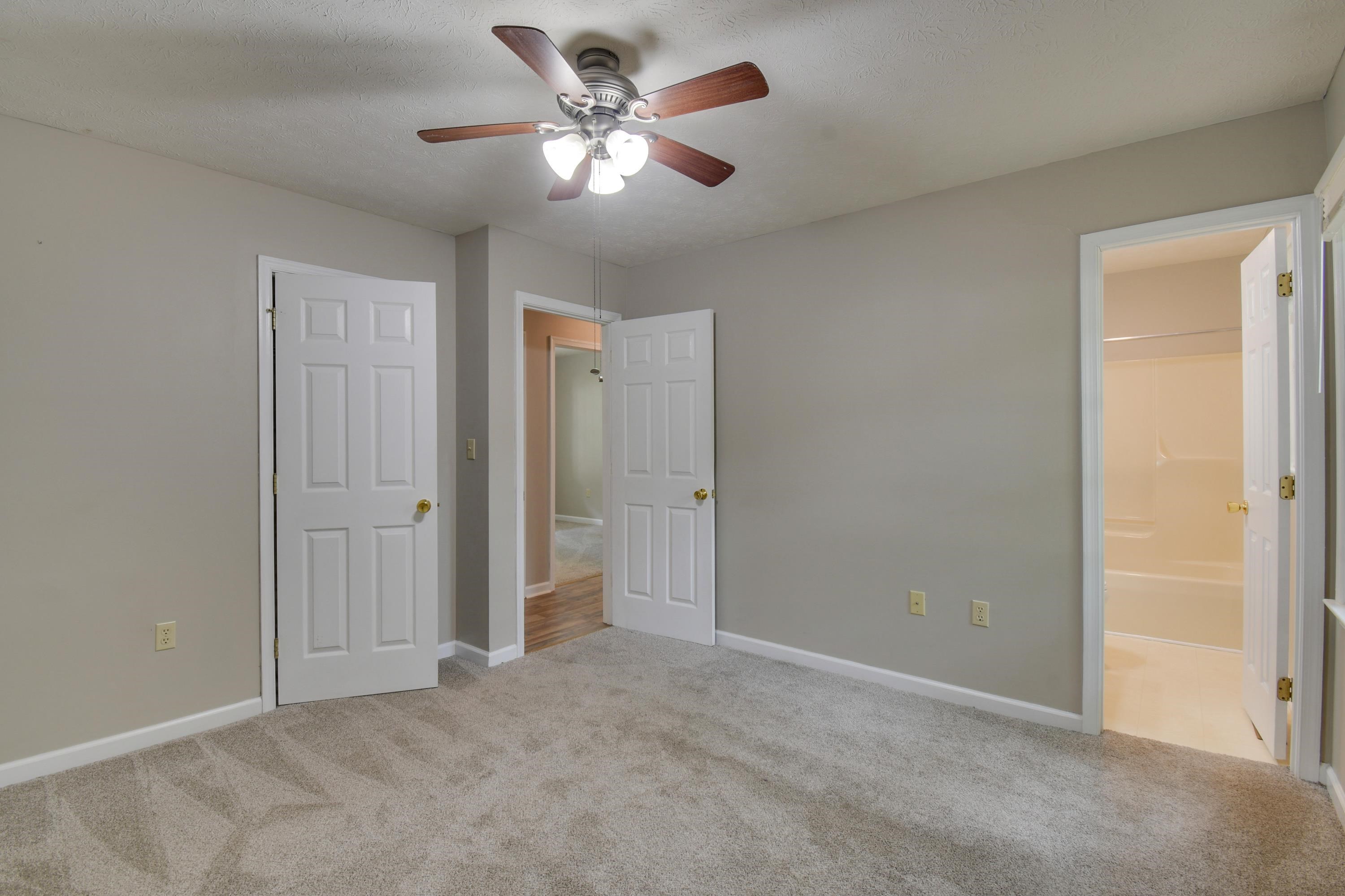 4 CANTON LN