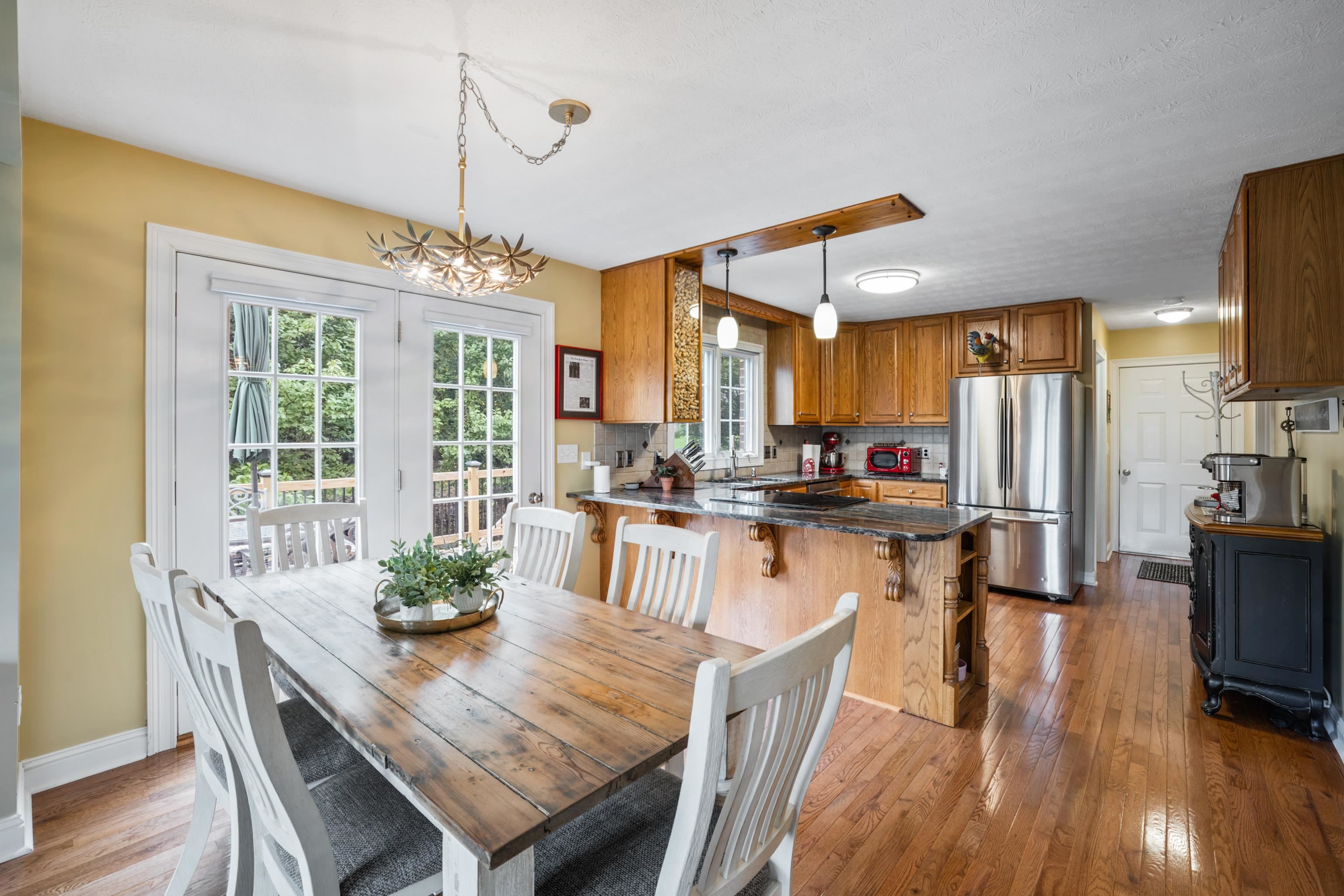 355 CONFEDERACY DR
