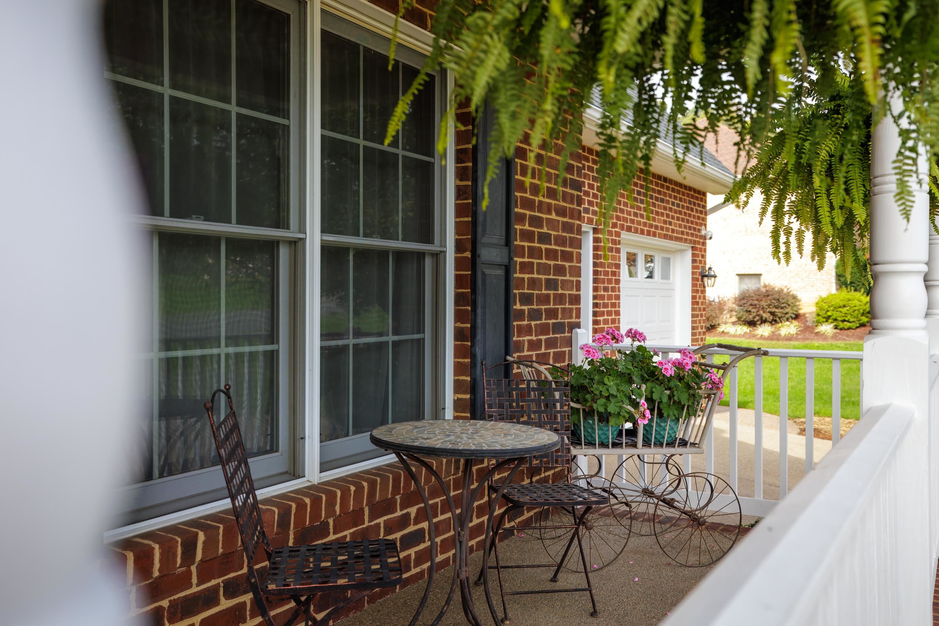 355 CONFEDERACY DR