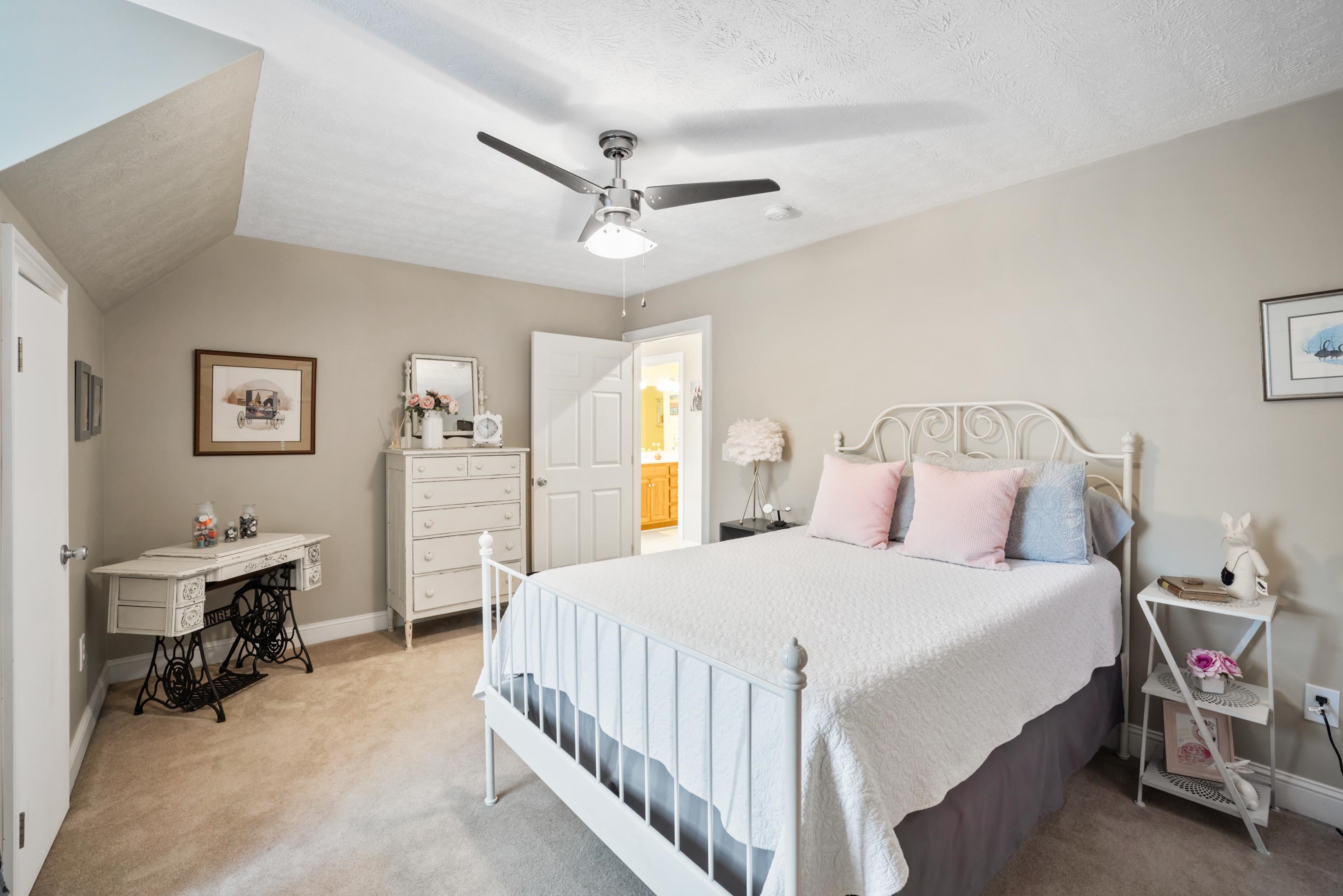 355 CONFEDERACY DR