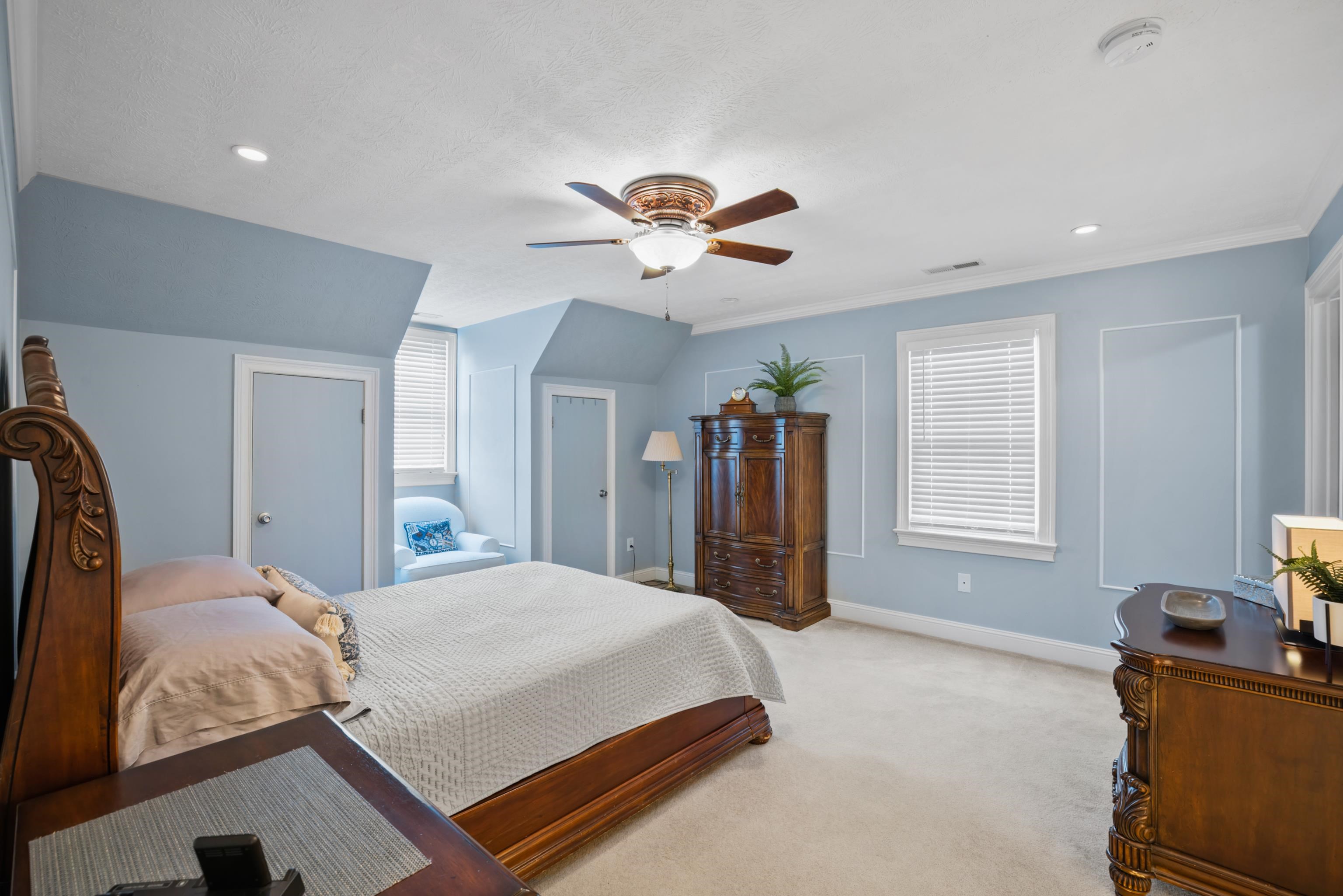 355 CONFEDERACY DR
