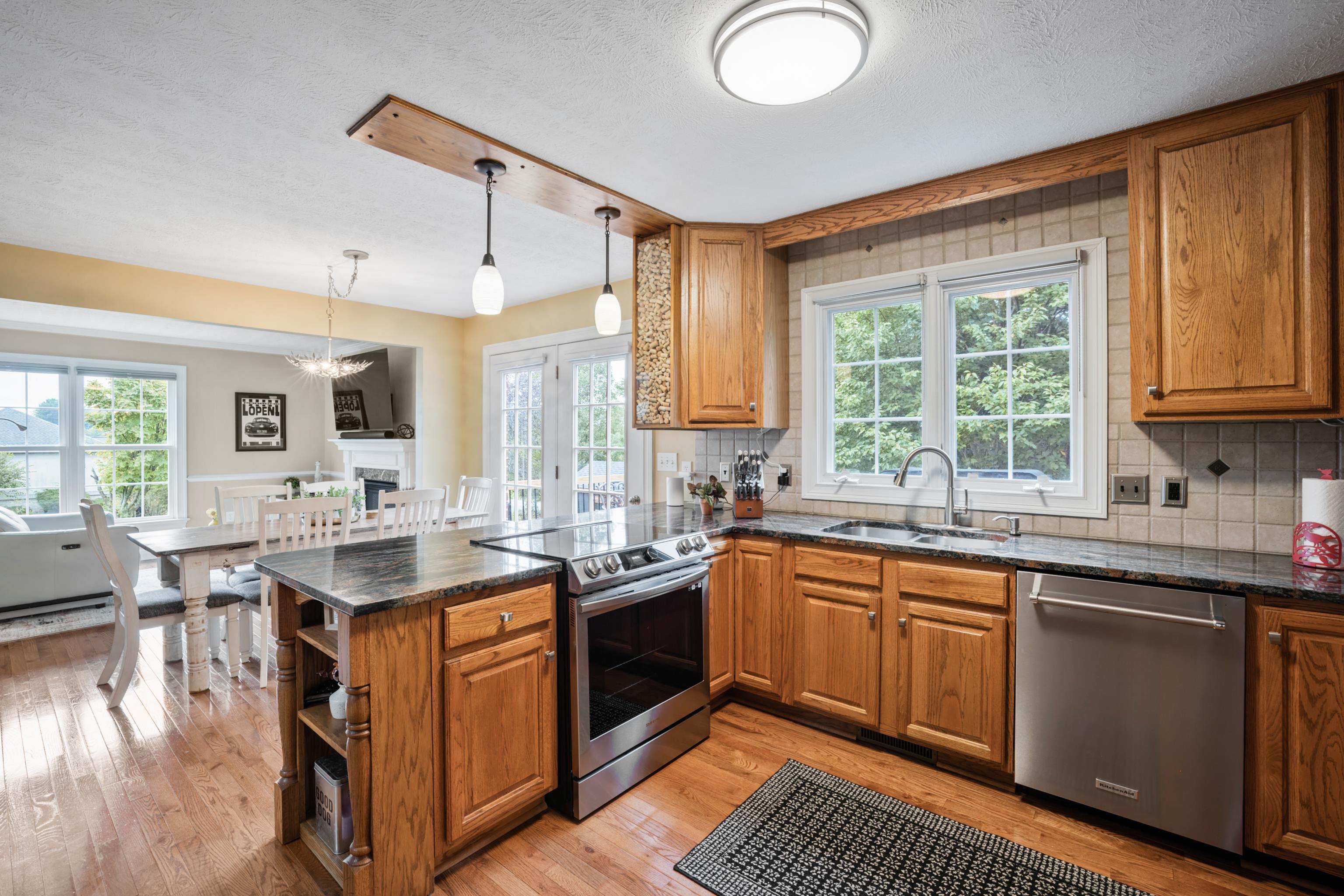 355 CONFEDERACY DR