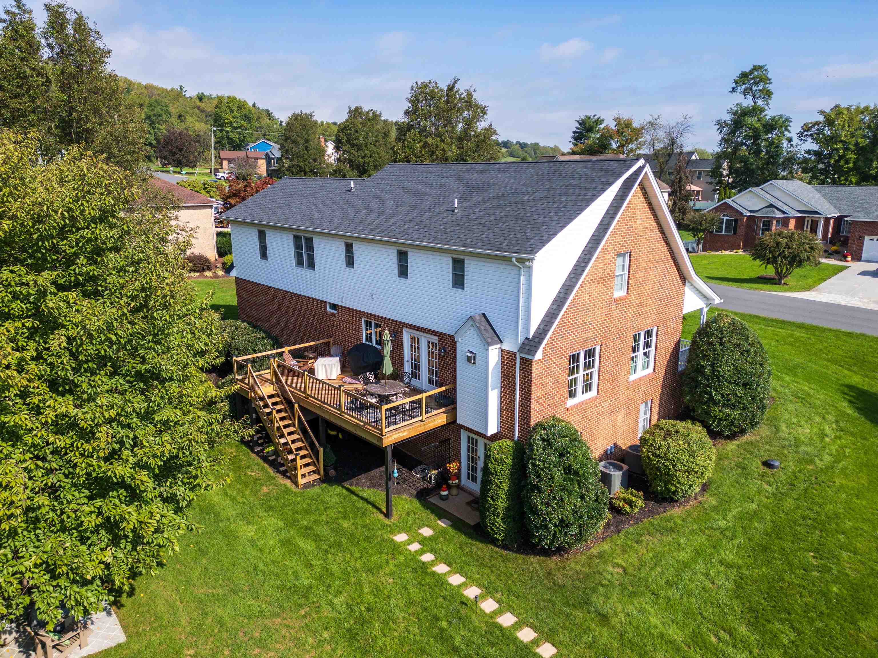 355 CONFEDERACY DR
