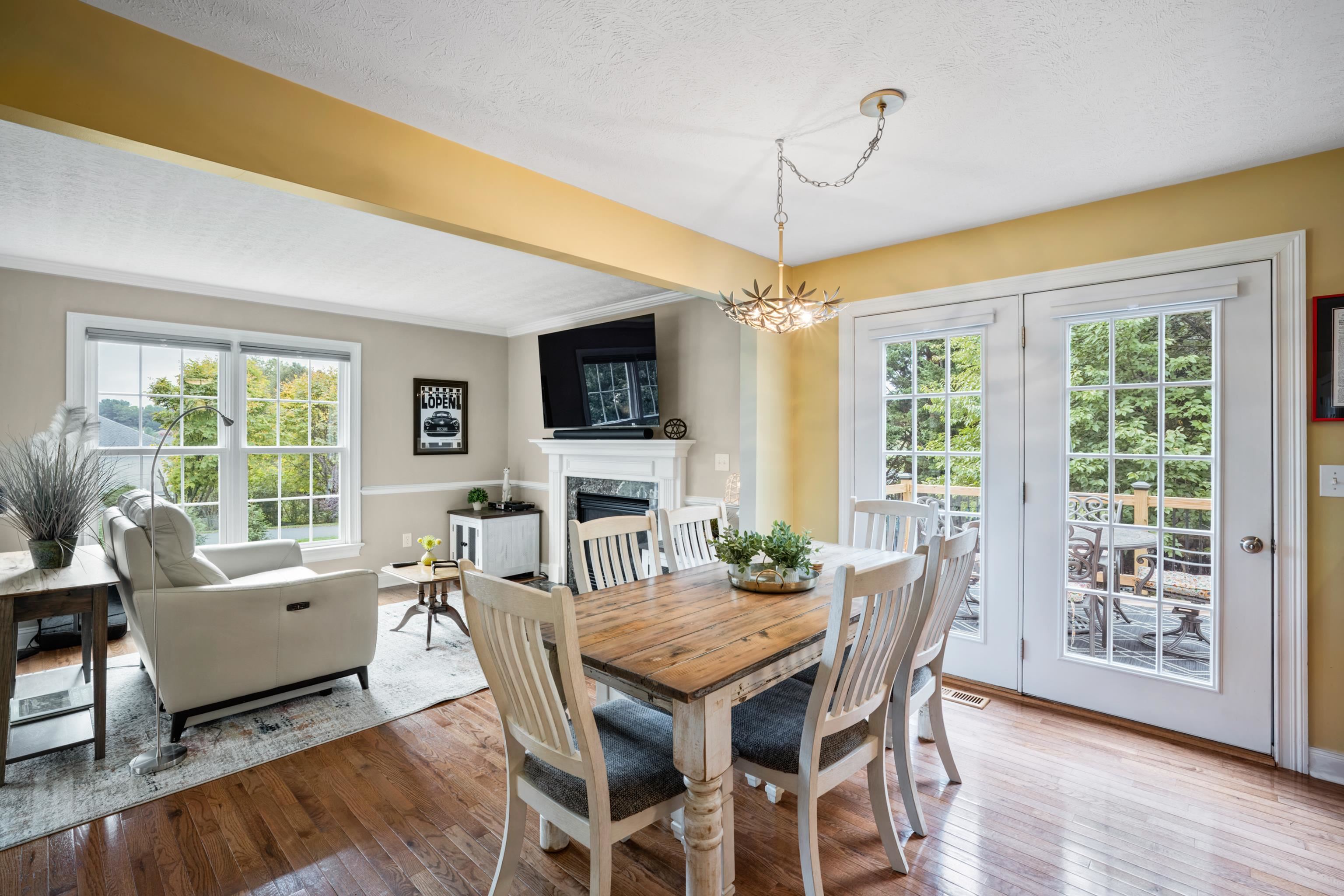355 CONFEDERACY DR