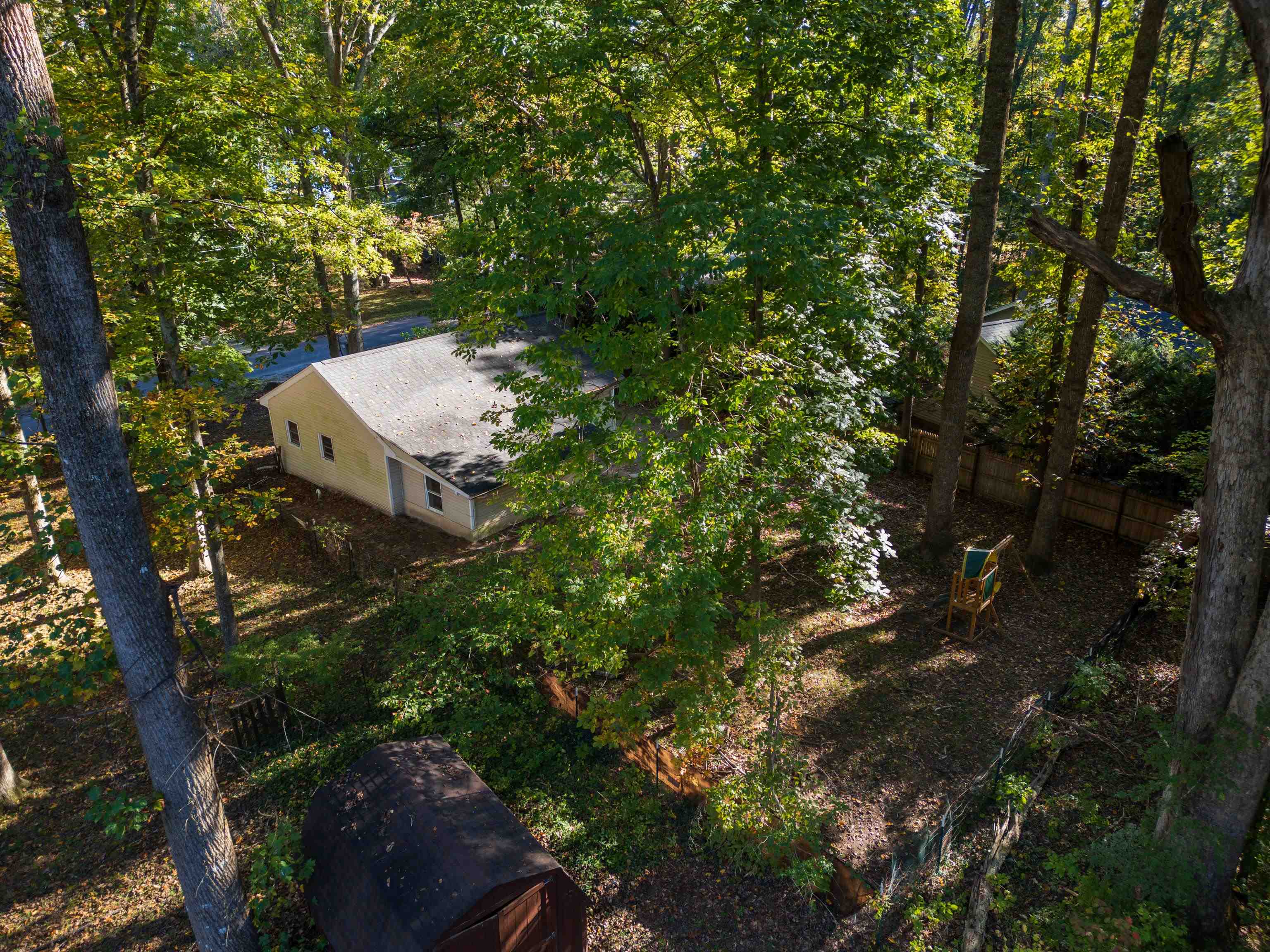 596 N LAKESHORE DR