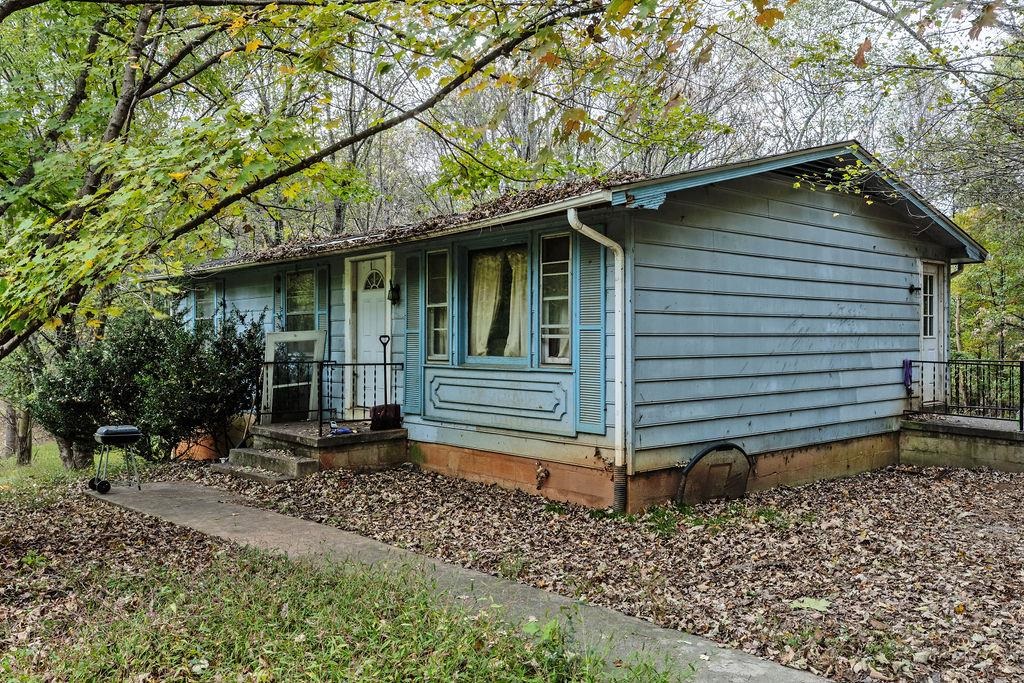 1038 SMITH RD