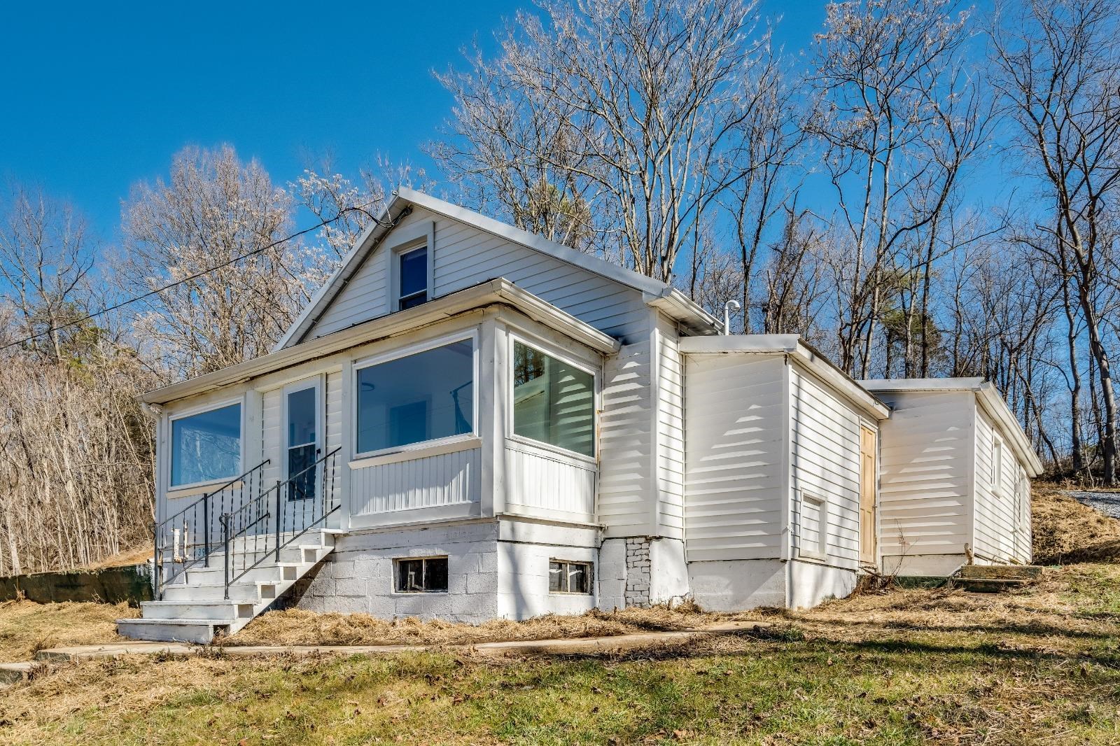 393 CROOKED RUN RD