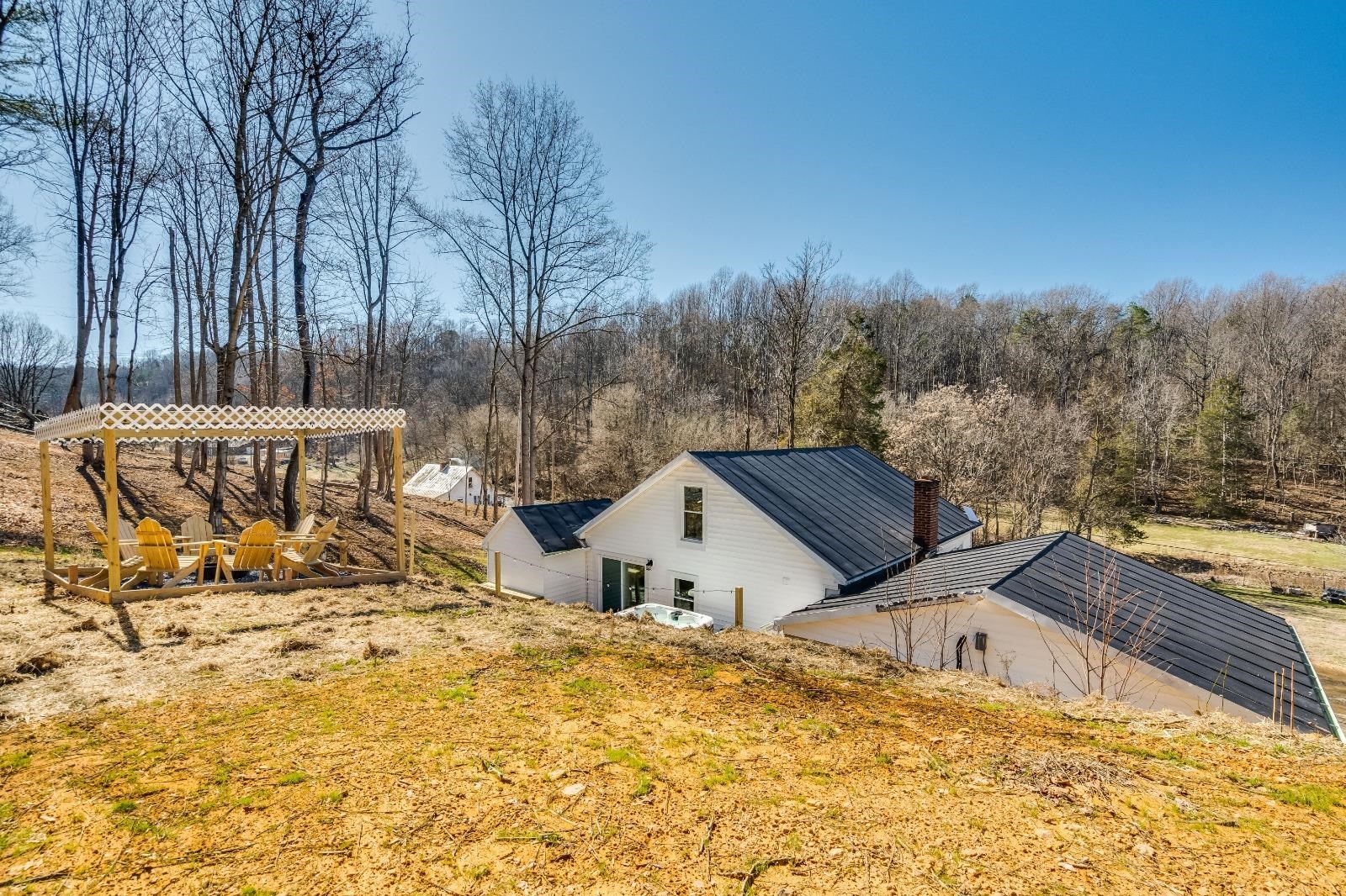 393 CROOKED RUN RD