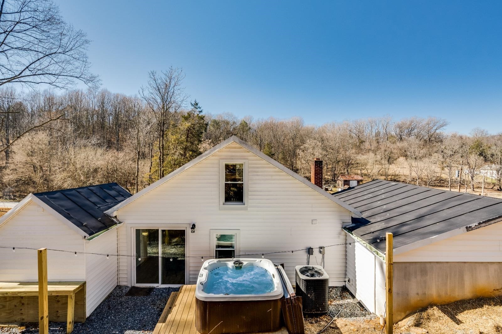 393 CROOKED RUN RD