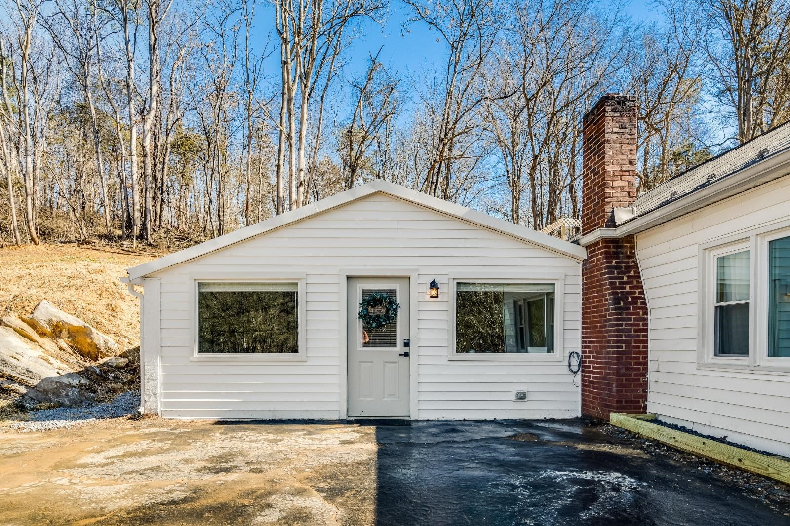 393 CROOKED RUN RD