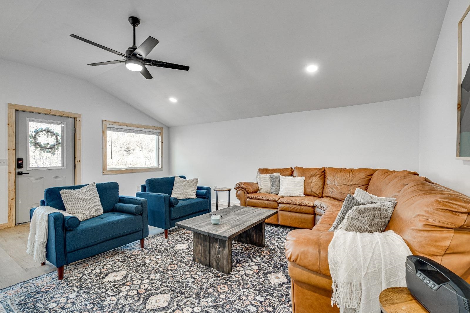 393 CROOKED RUN RD