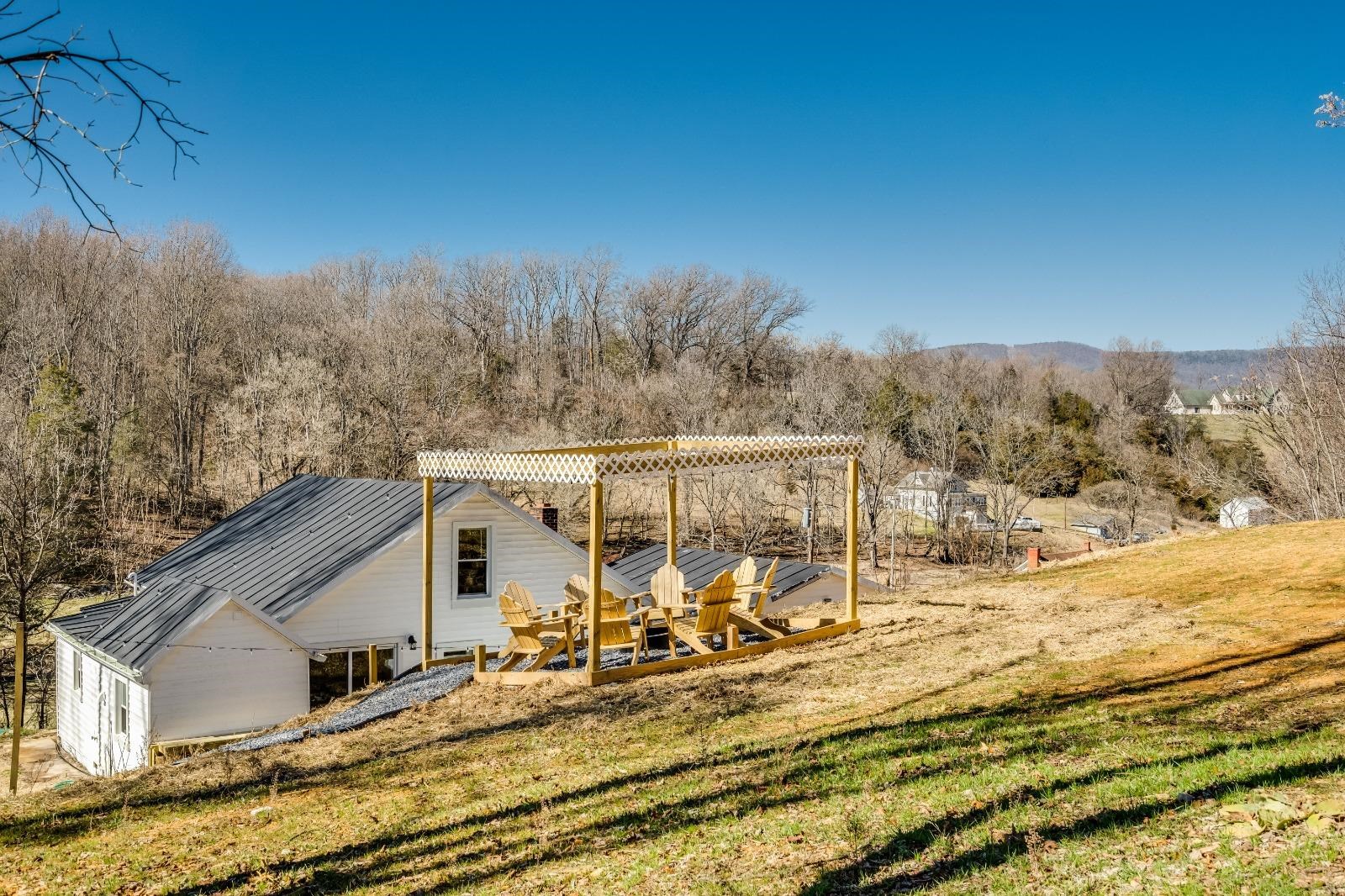 393 CROOKED RUN RD