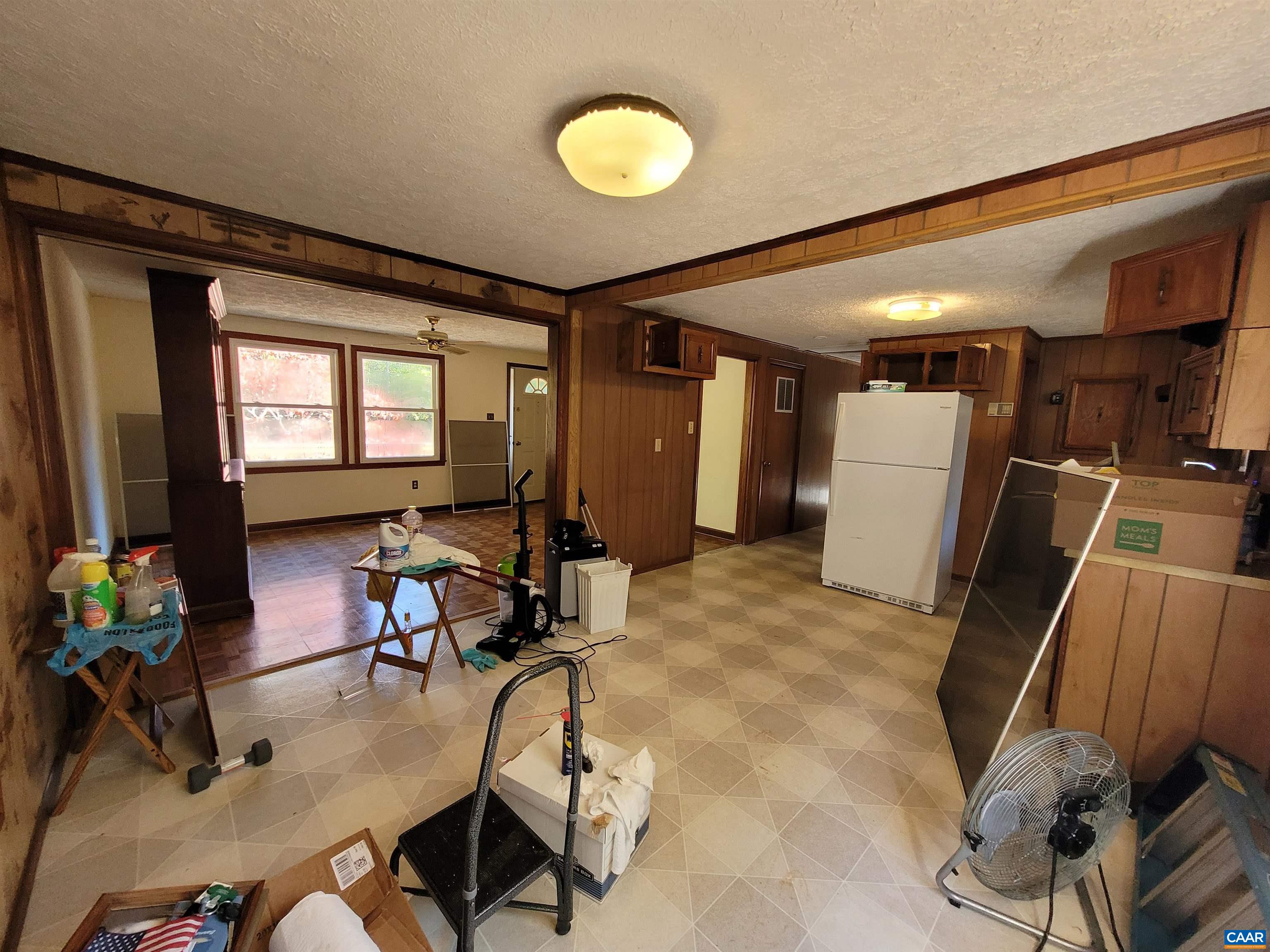 866 TOMS RD