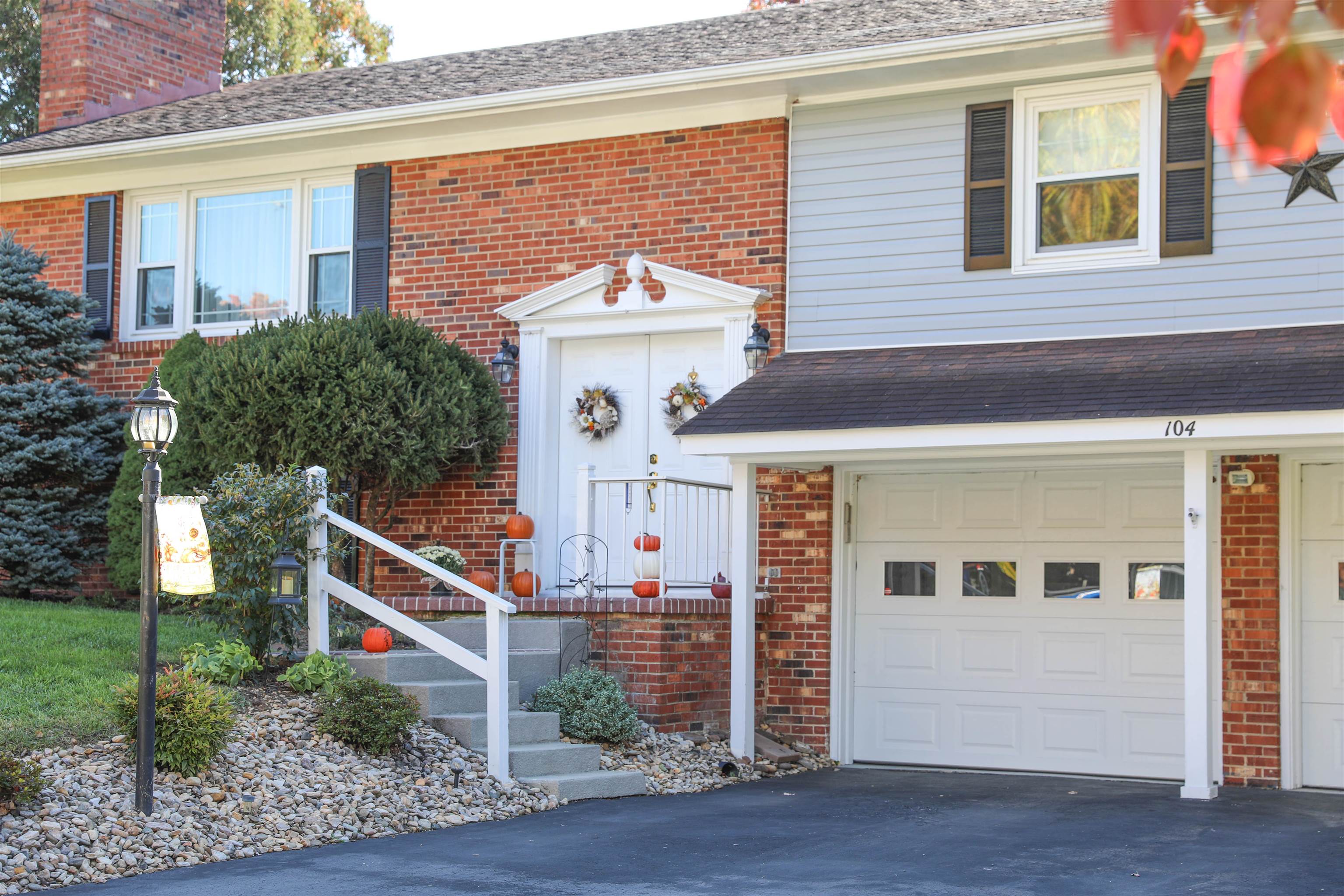 104 COUNTRY LODGE RD