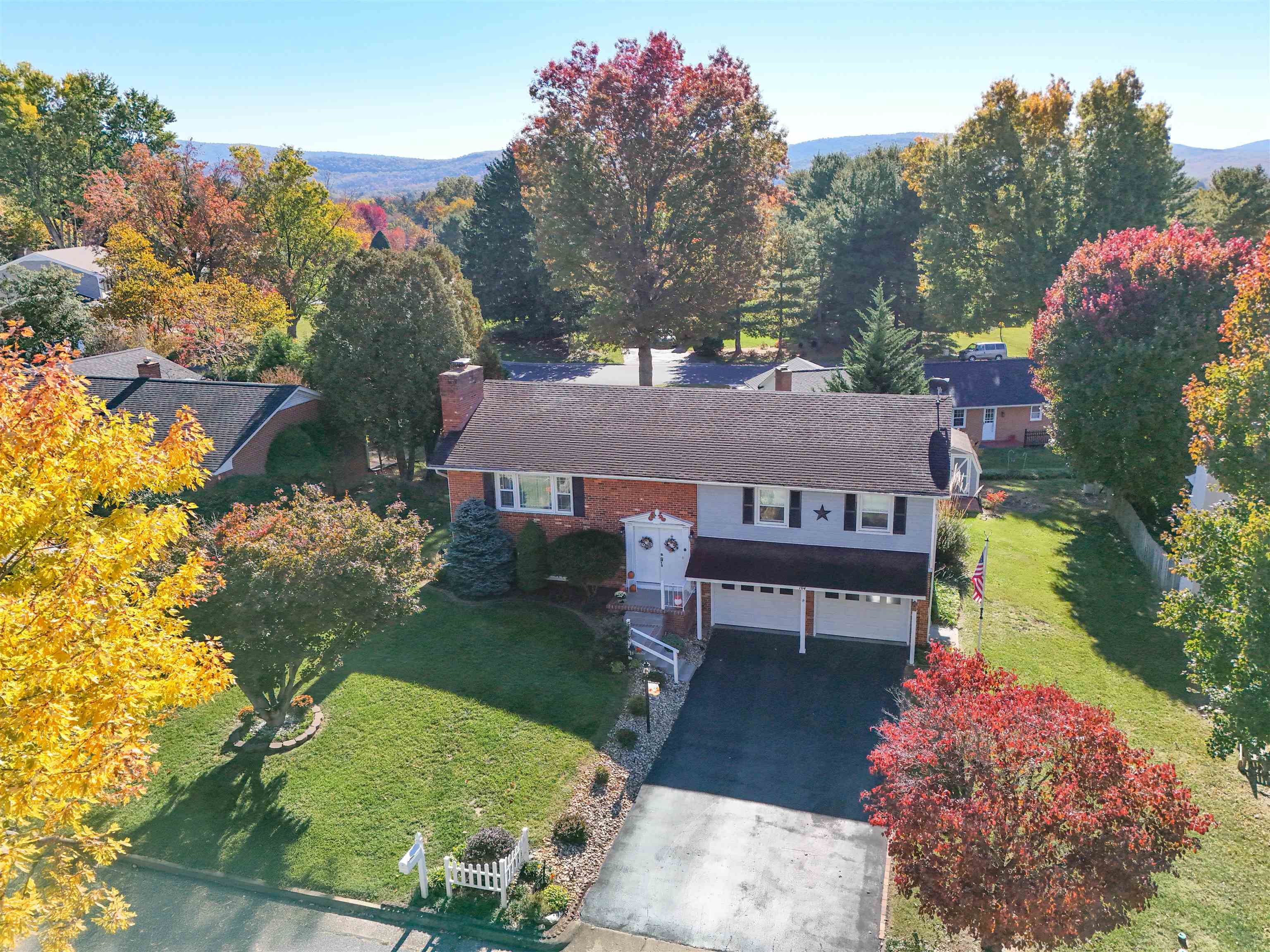 104 COUNTRY LODGE RD