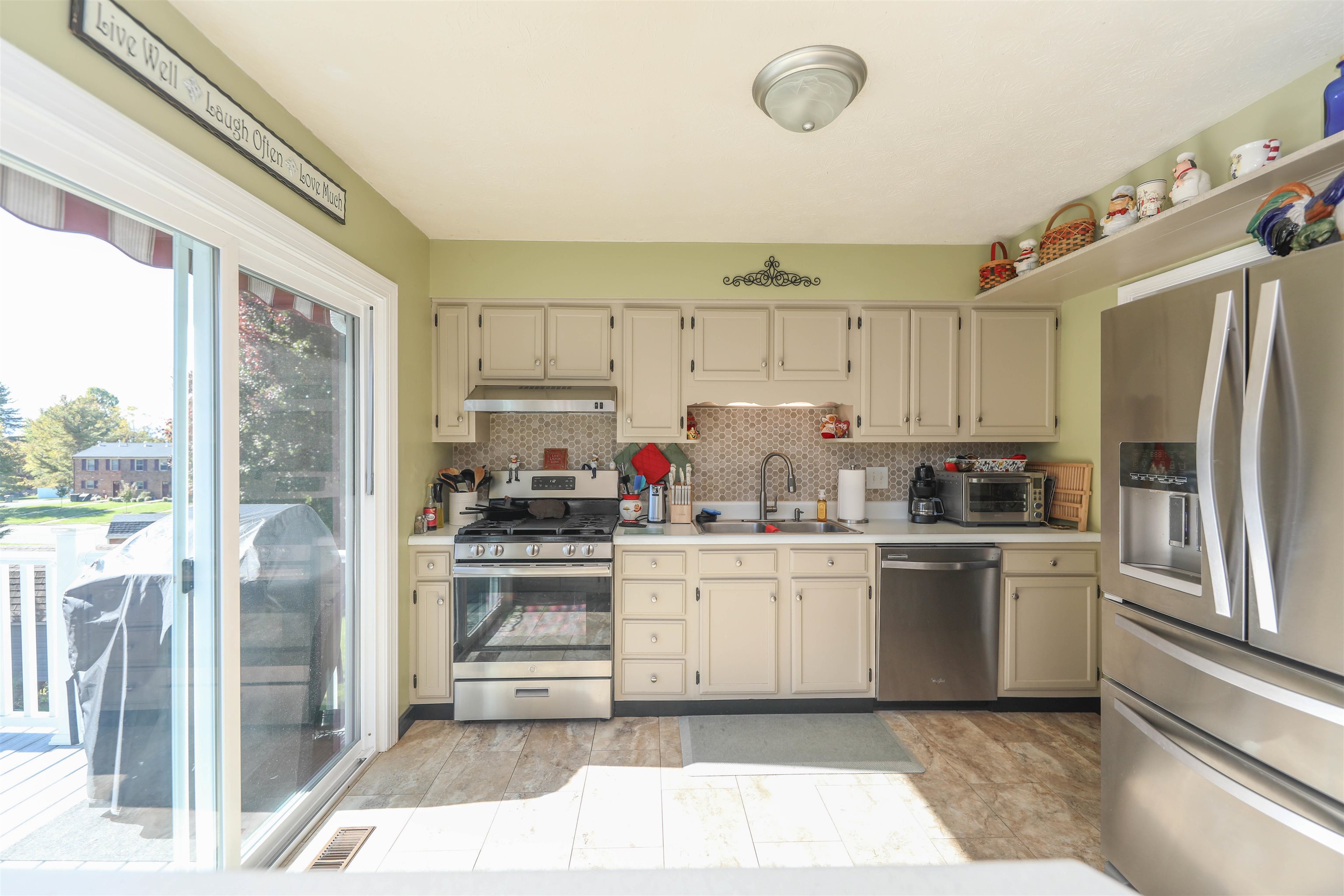 104 COUNTRY LODGE RD