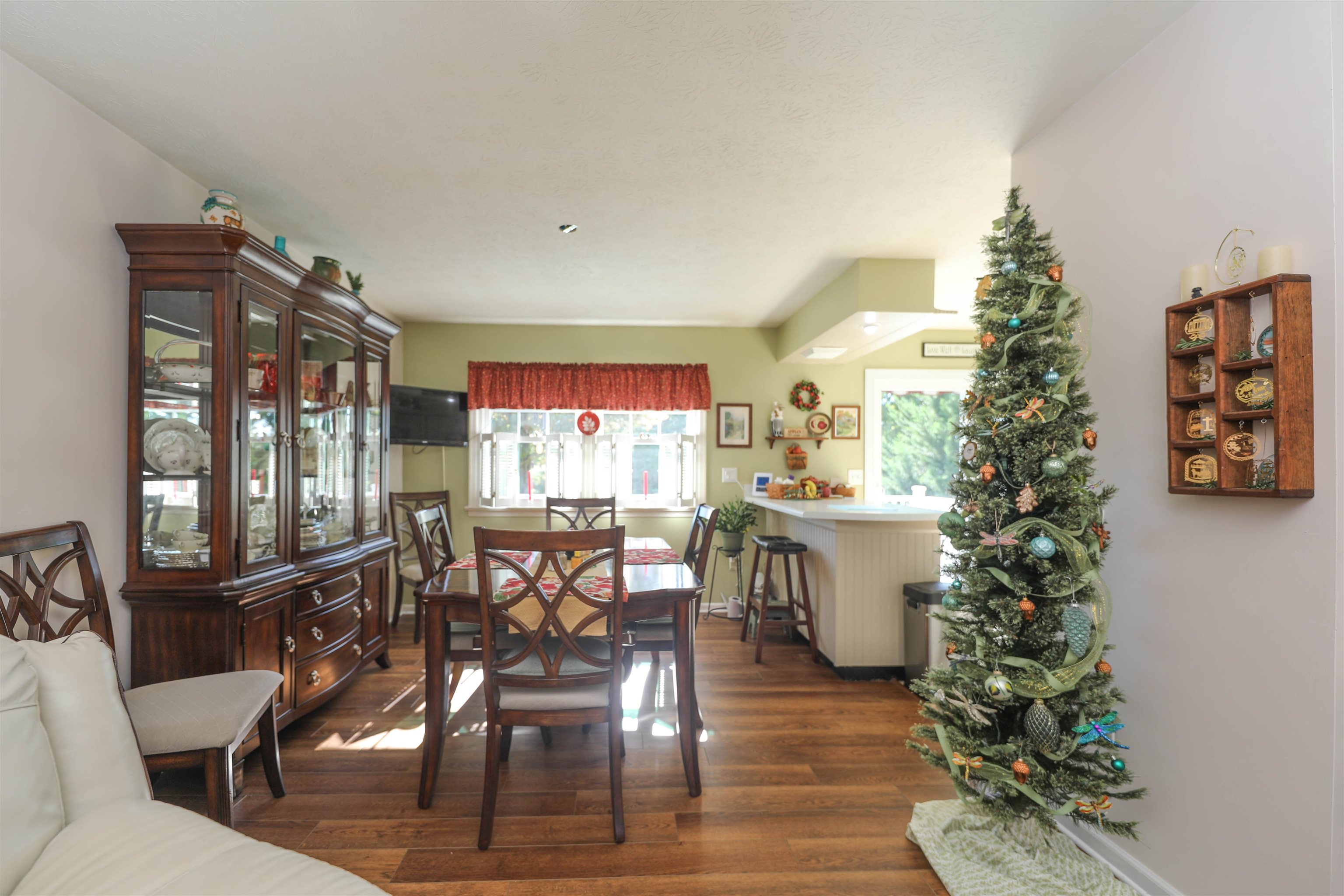 104 COUNTRY LODGE RD