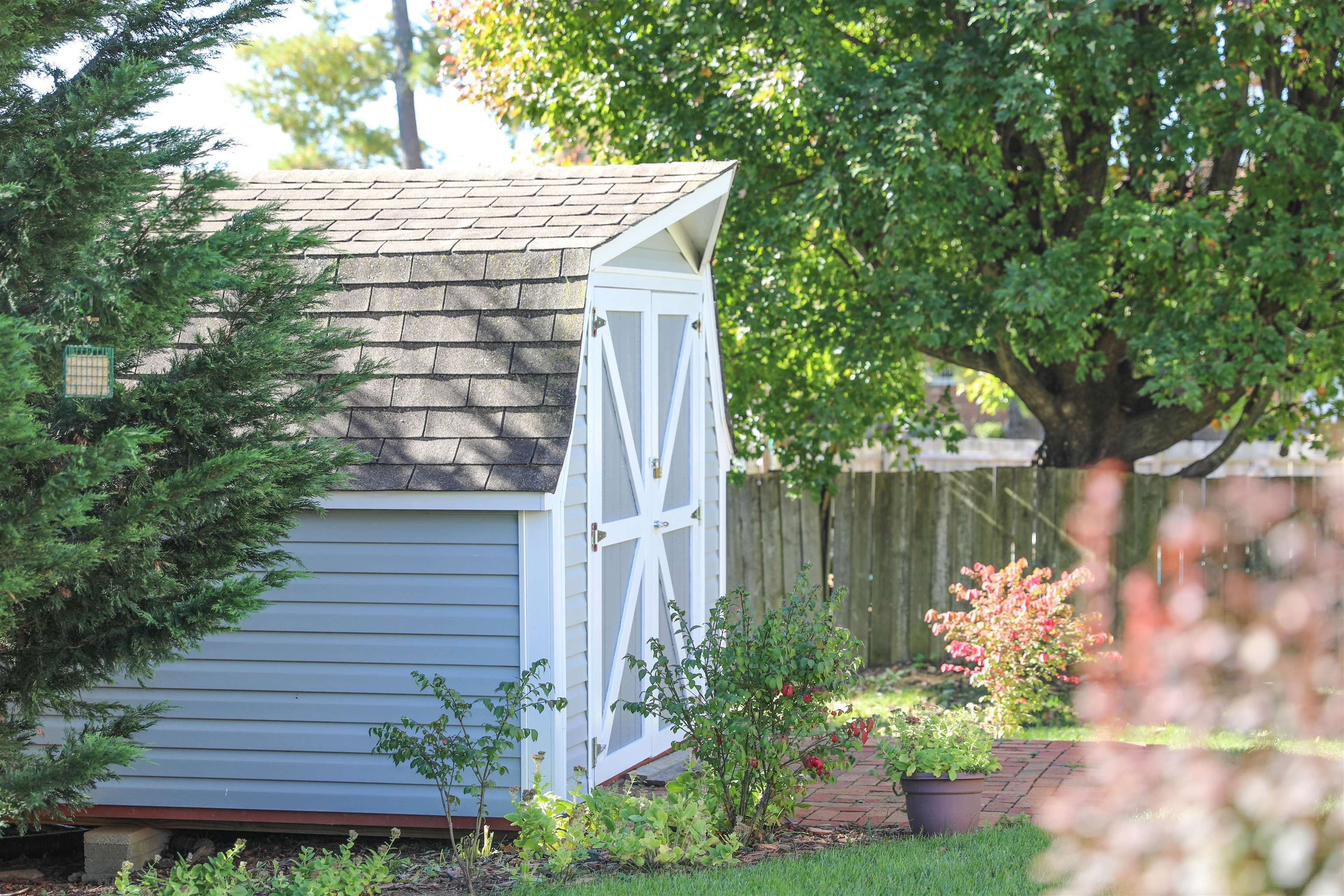 104 COUNTRY LODGE RD