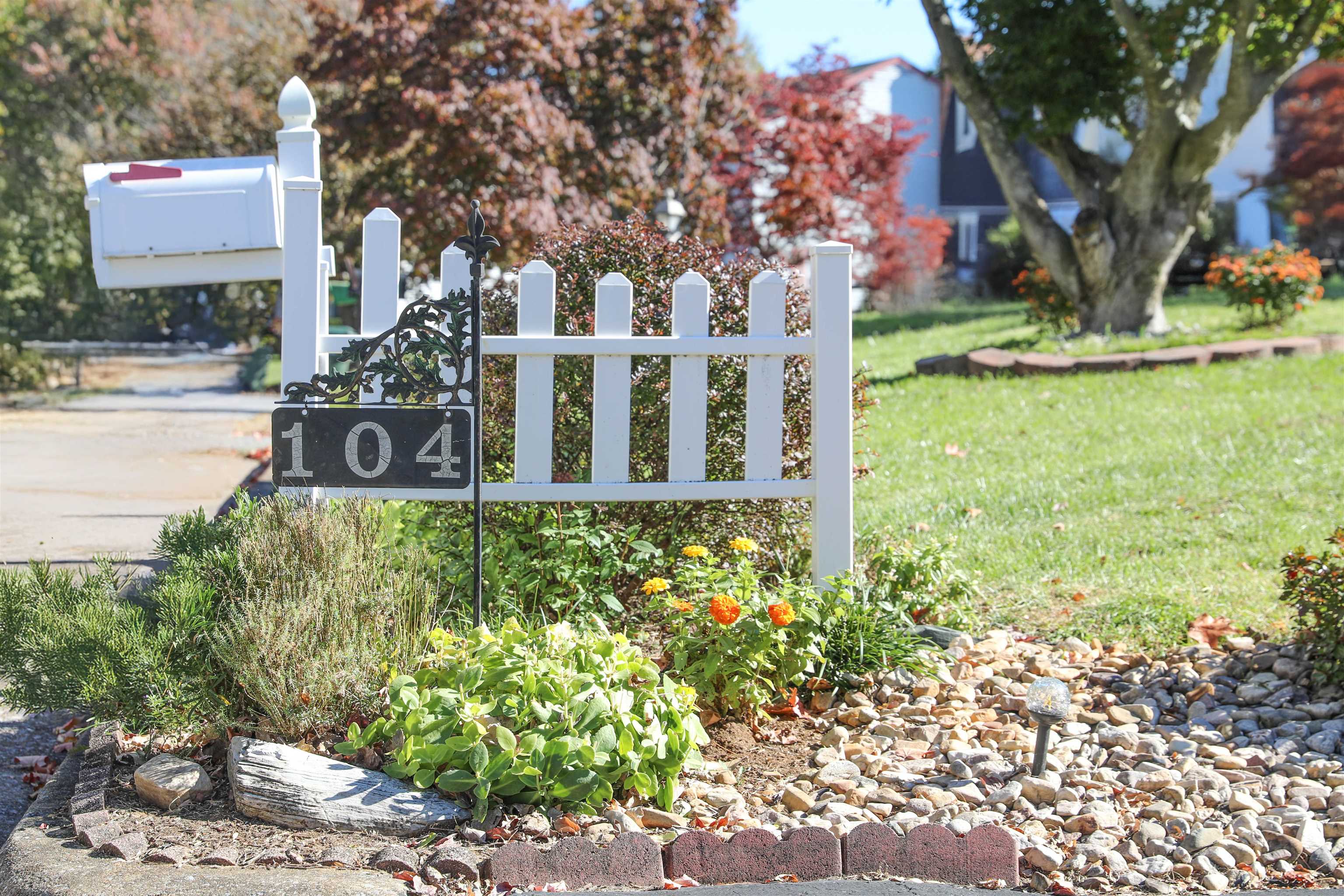 104 COUNTRY LODGE RD