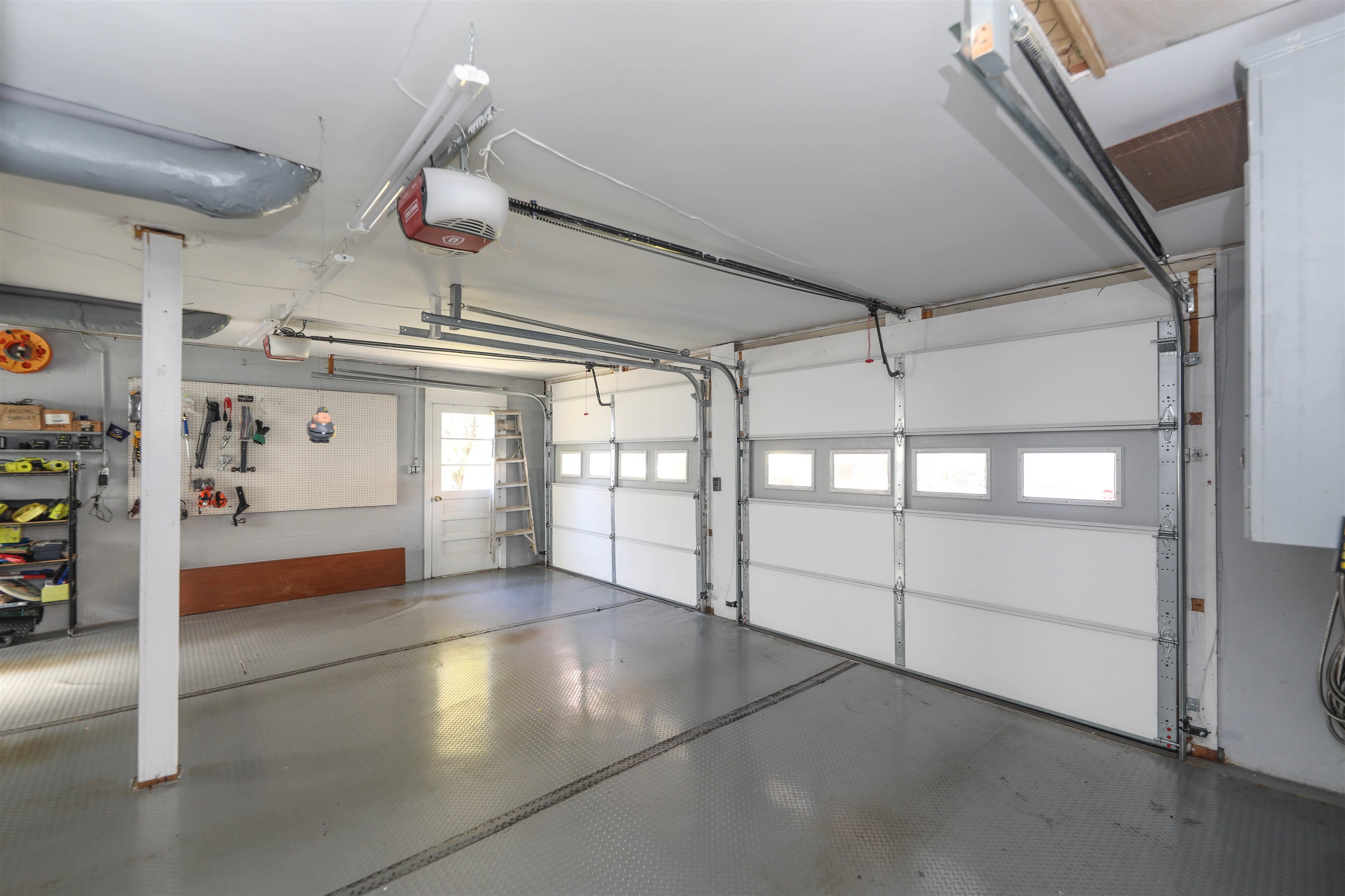 104 COUNTRY LODGE RD