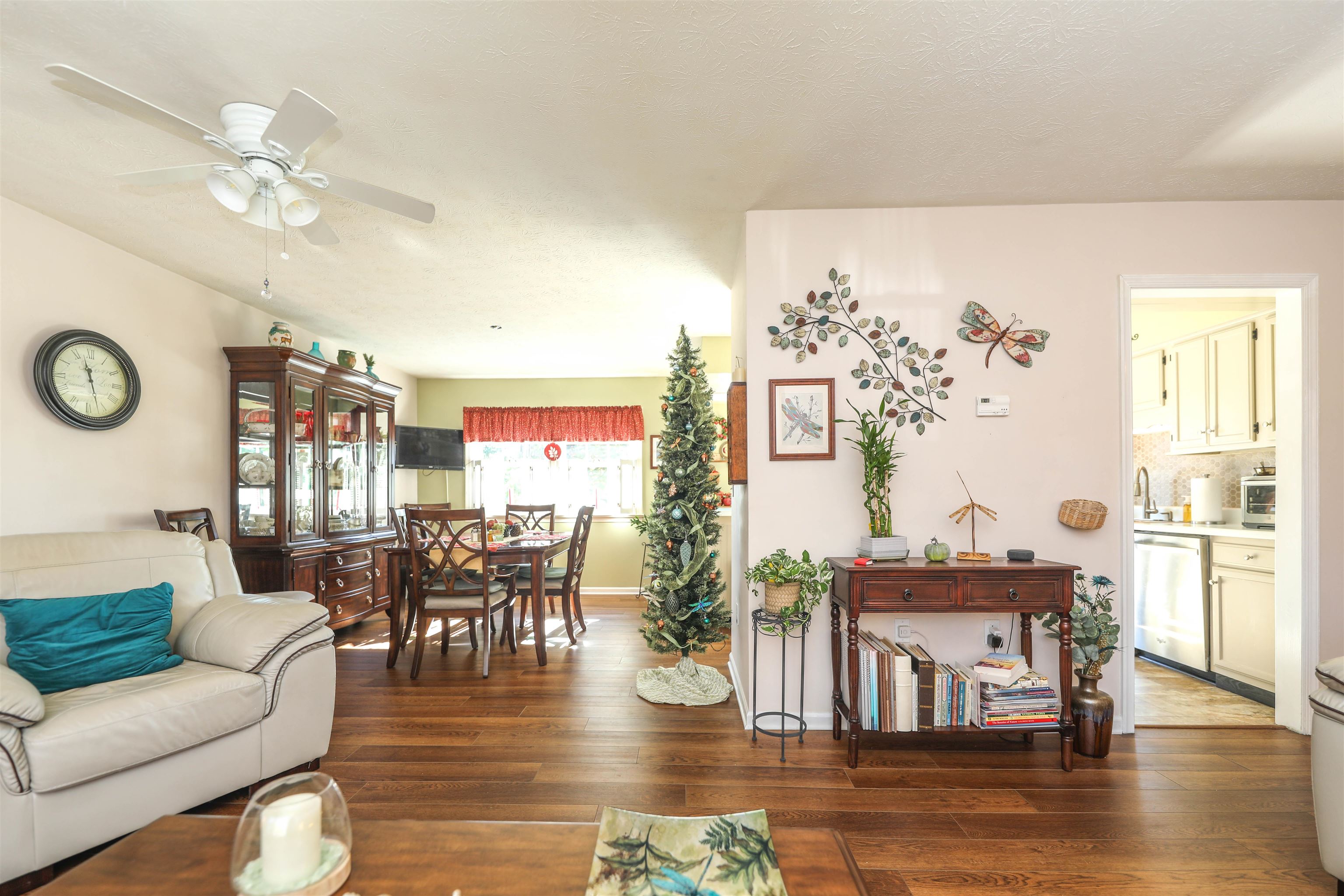 104 COUNTRY LODGE RD