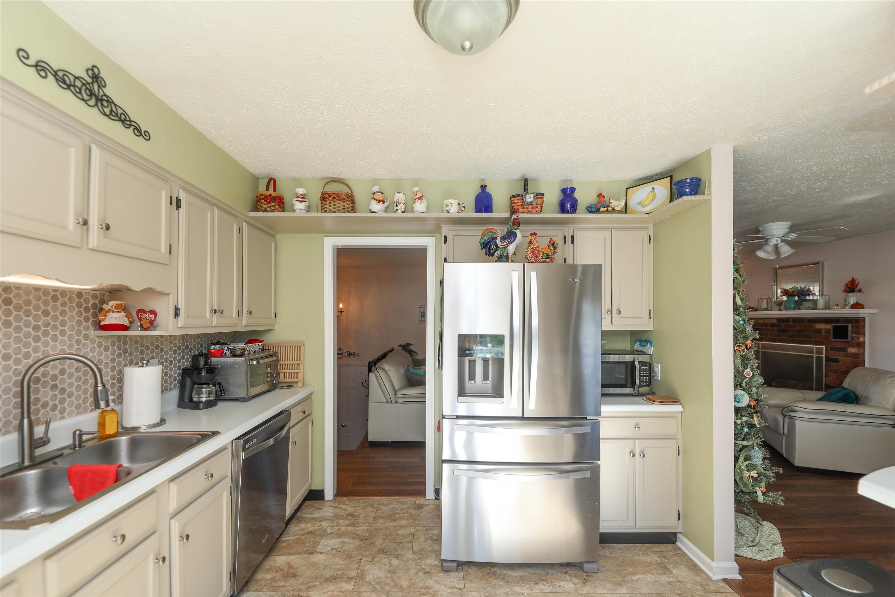 104 COUNTRY LODGE RD