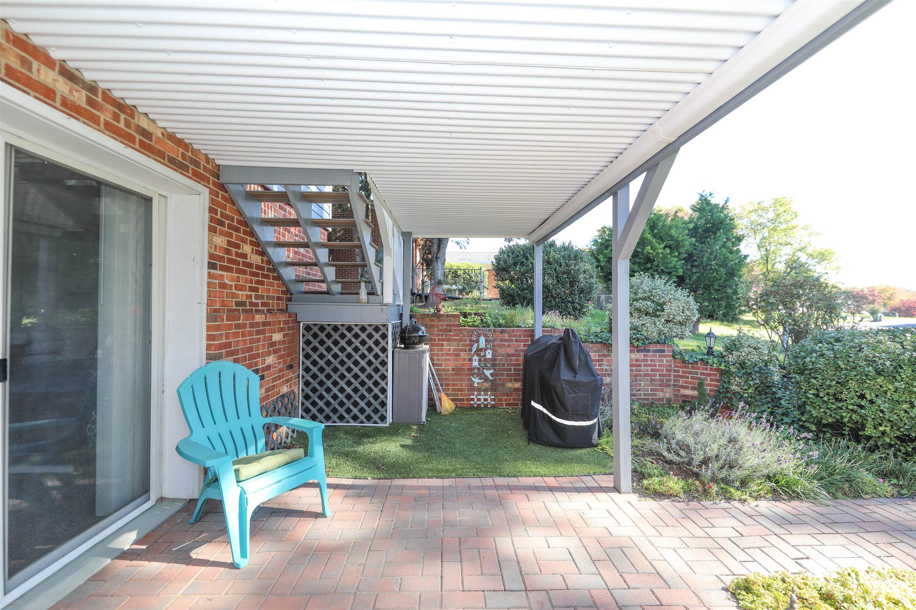 104 COUNTRY LODGE RD