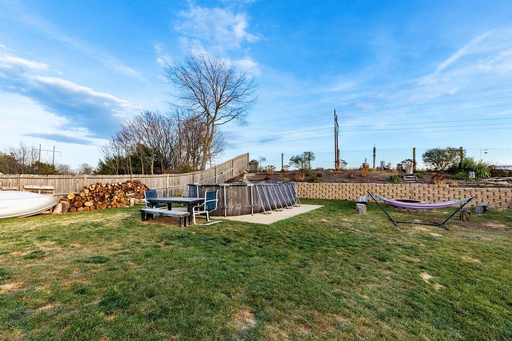 135 FALCON LN