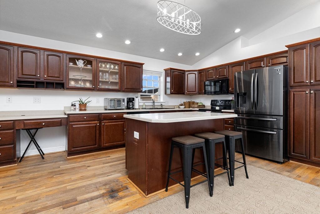 135 FALCON LN