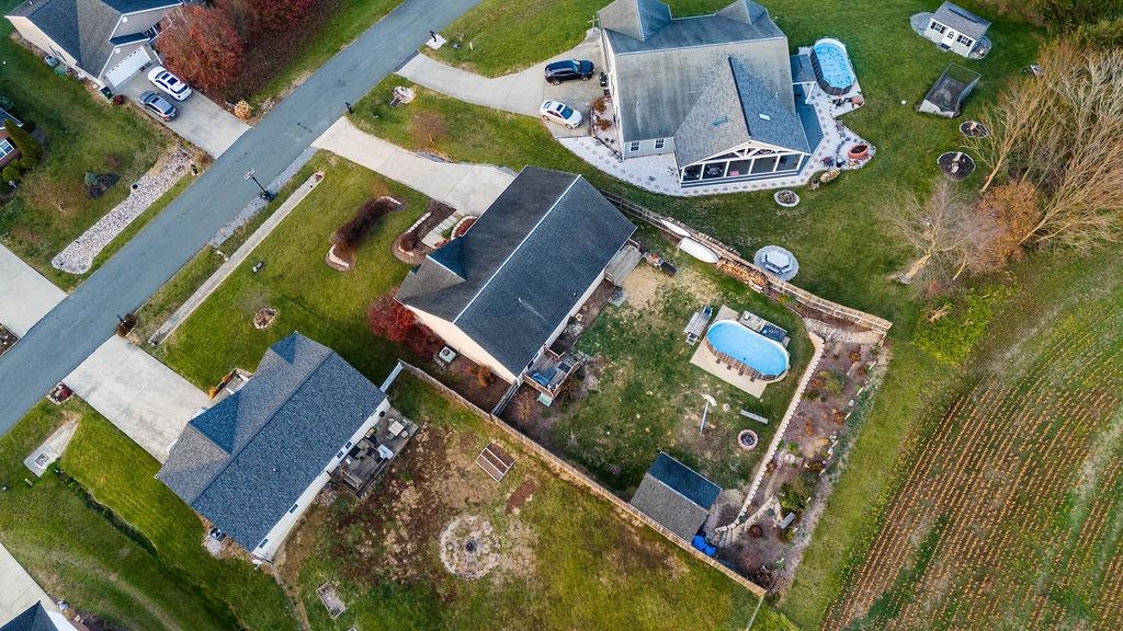 135 FALCON LN