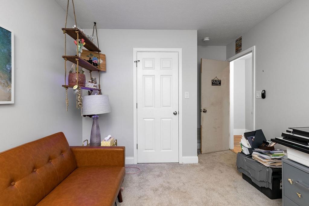 135 FALCON LN